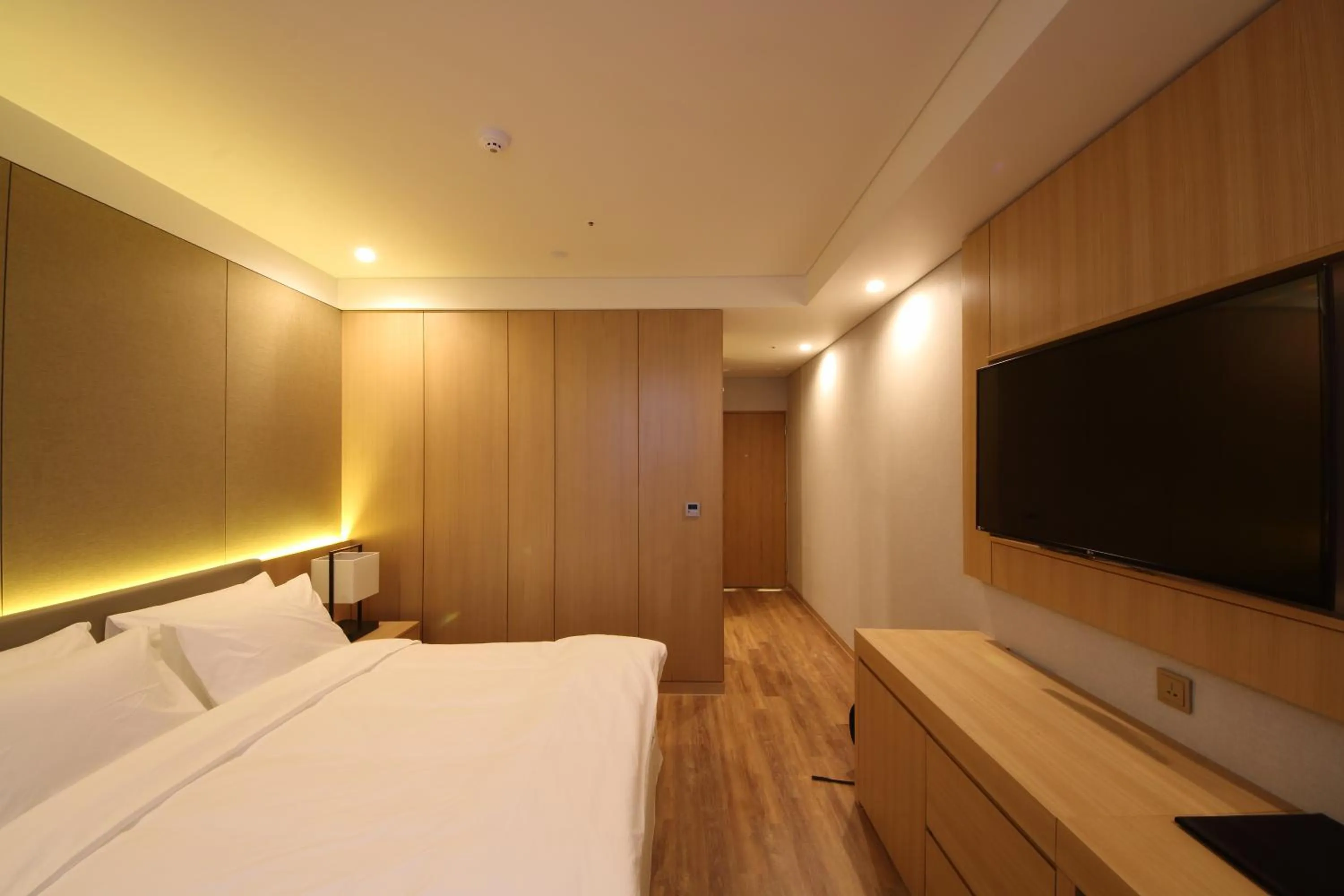 Bedroom, Bed in Benikea The H Hotel