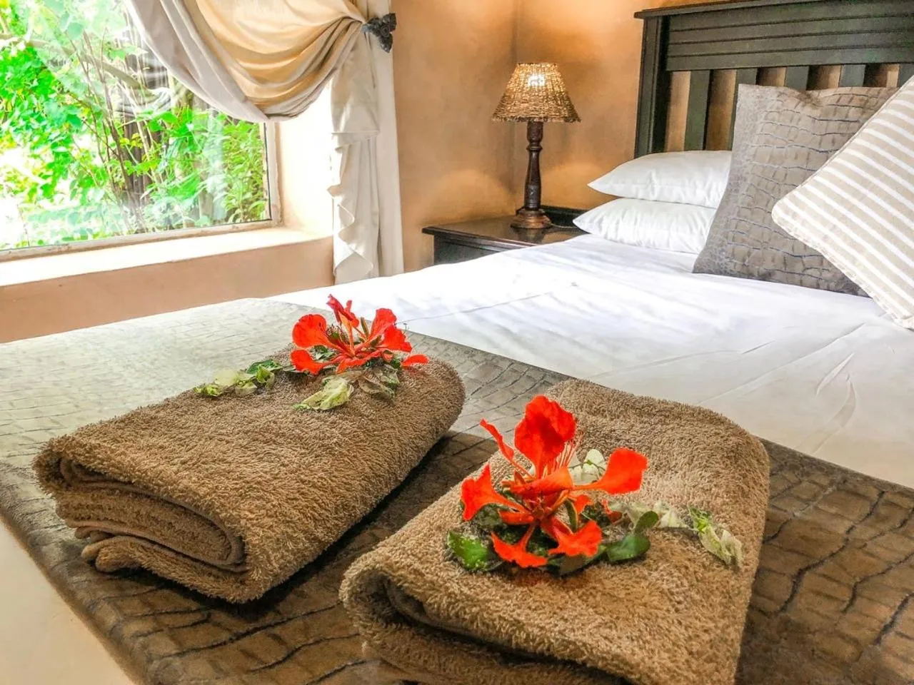 Bed in Ingwenya Lodge