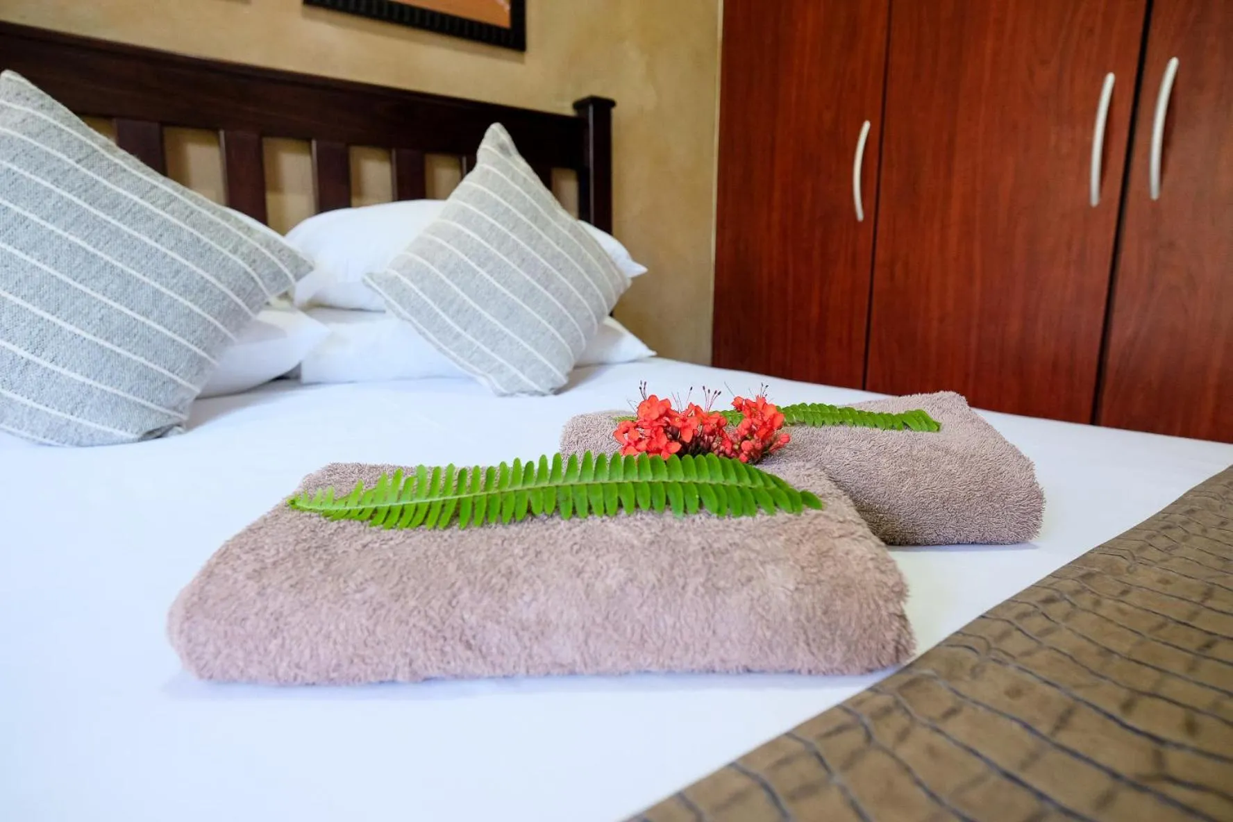 Bed in Ingwenya Lodge