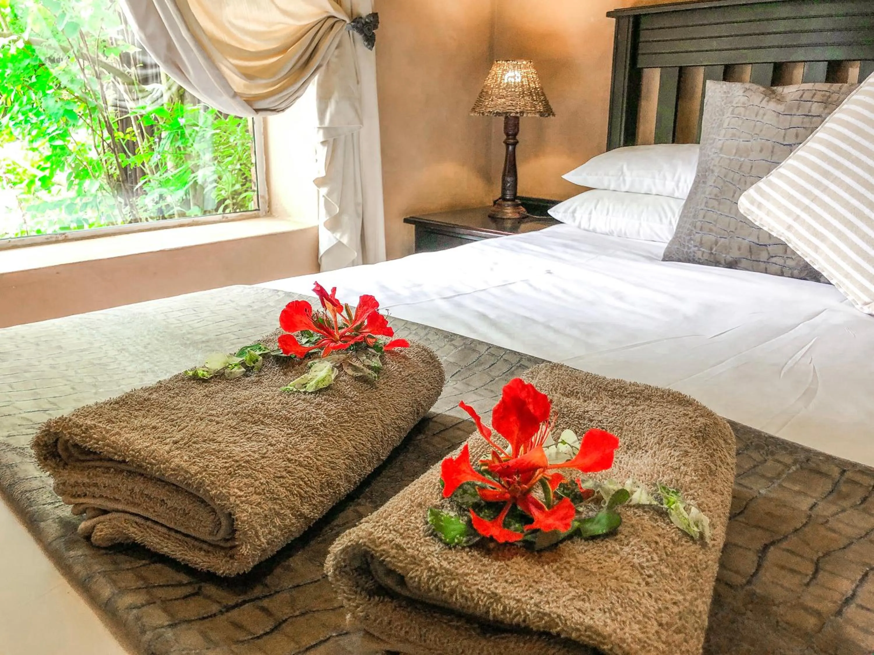 Bedroom, Bed in Ingwenya Lodge