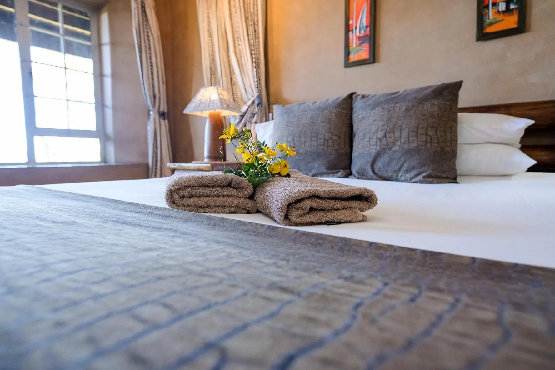 Bed in Ingwenya Lodge