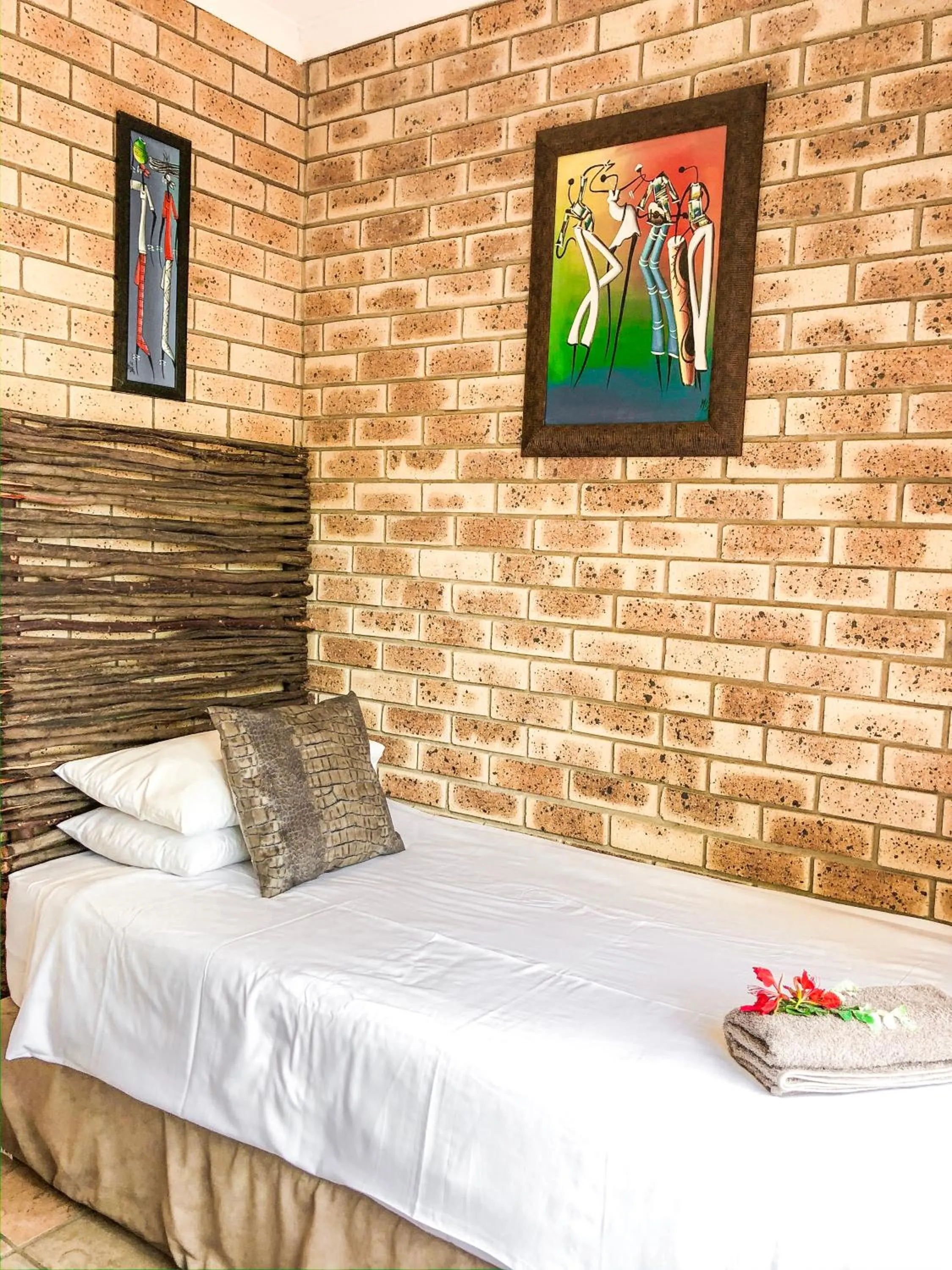 Bedroom, Bed in Ingwenya Lodge