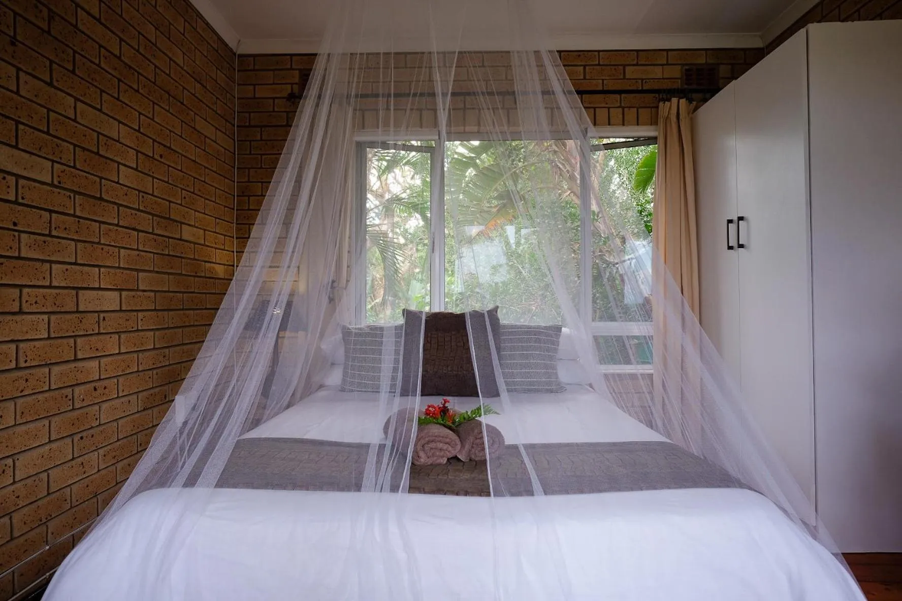 Bed in Ingwenya Lodge