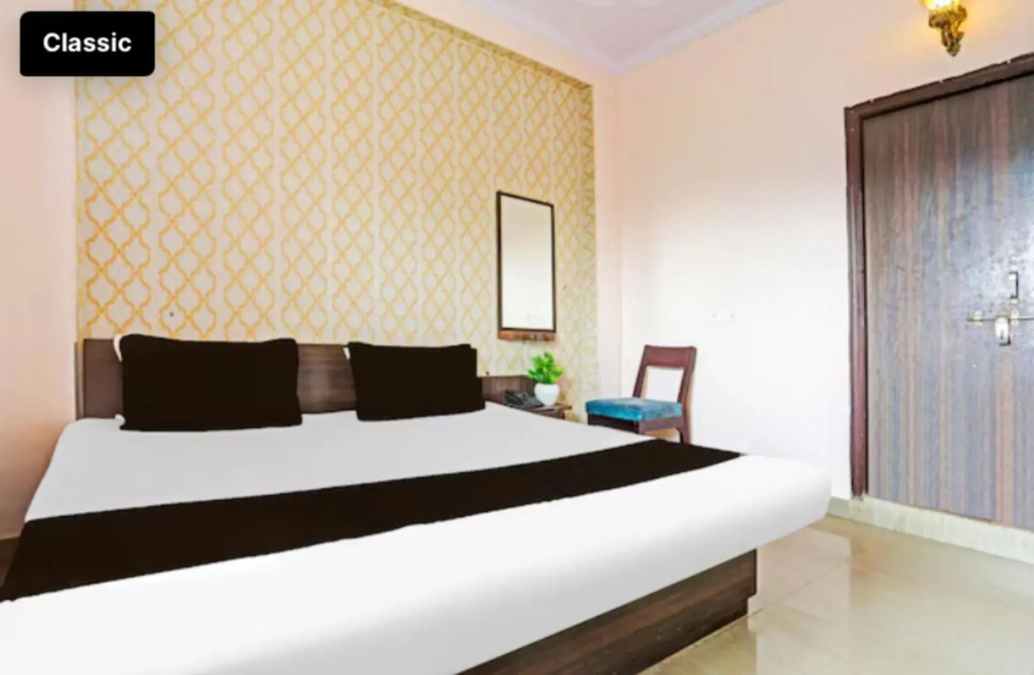 Double Room with Private Bathroom - single occupancy in Arvi Paying Guest House Double Room with Private Bathroom - single occupancy in Arvi Paying Guest House