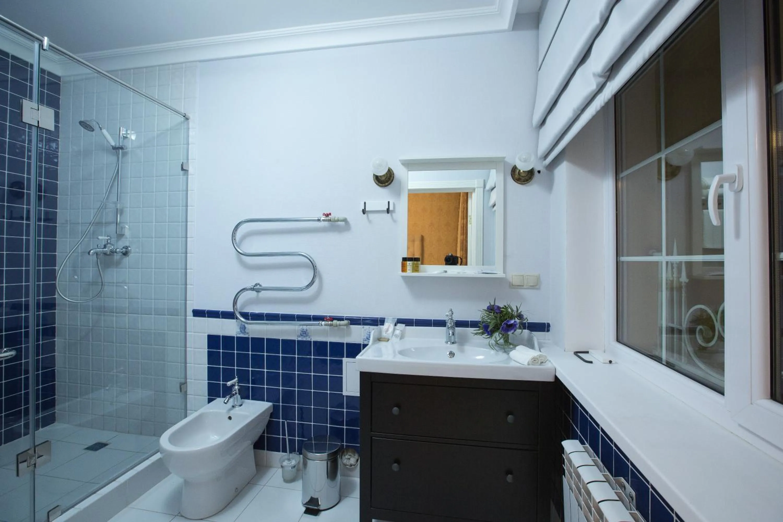 Shower in Hotel Monaco