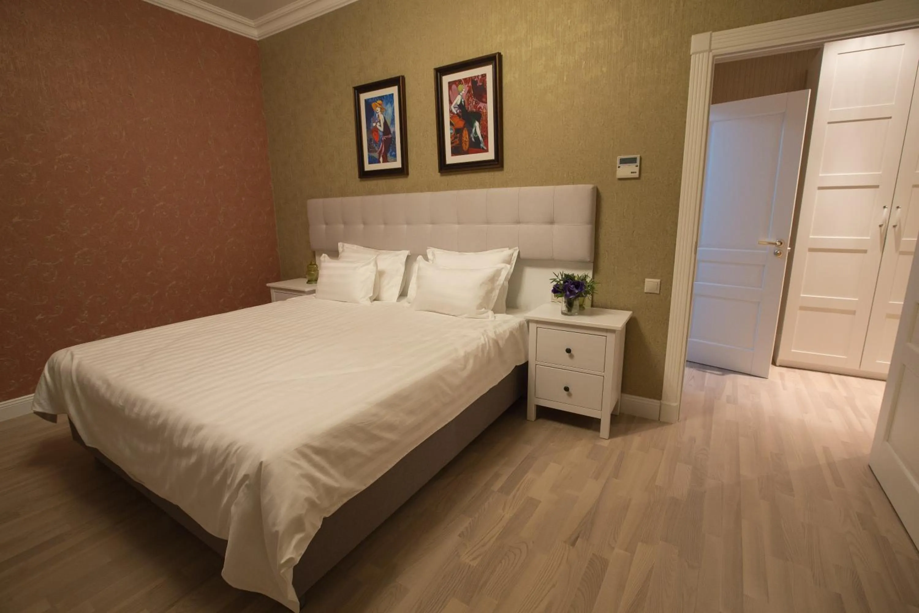 Bedroom, Bed in Hotel Monaco