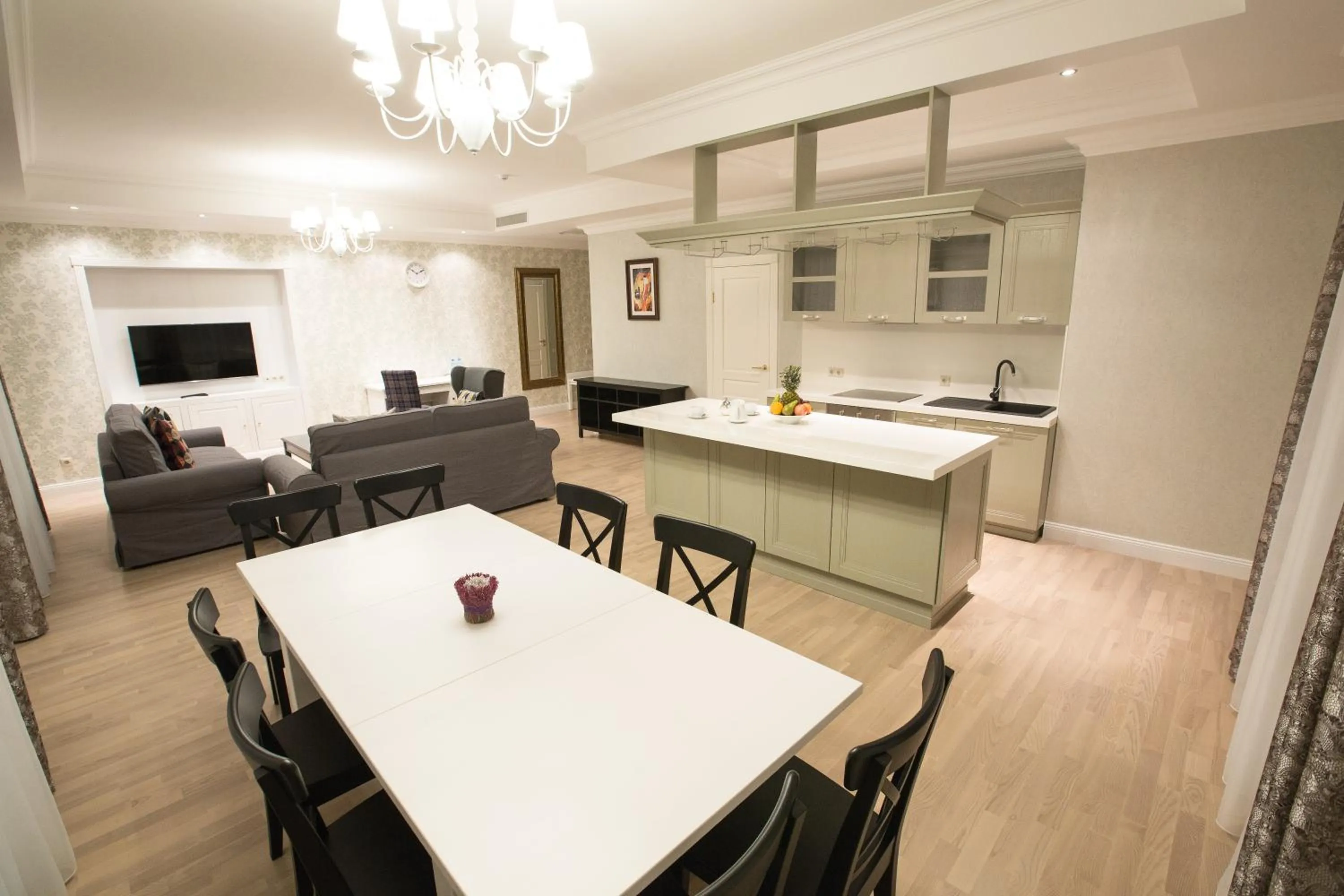 Kitchen or kitchenette in Hotel Monaco