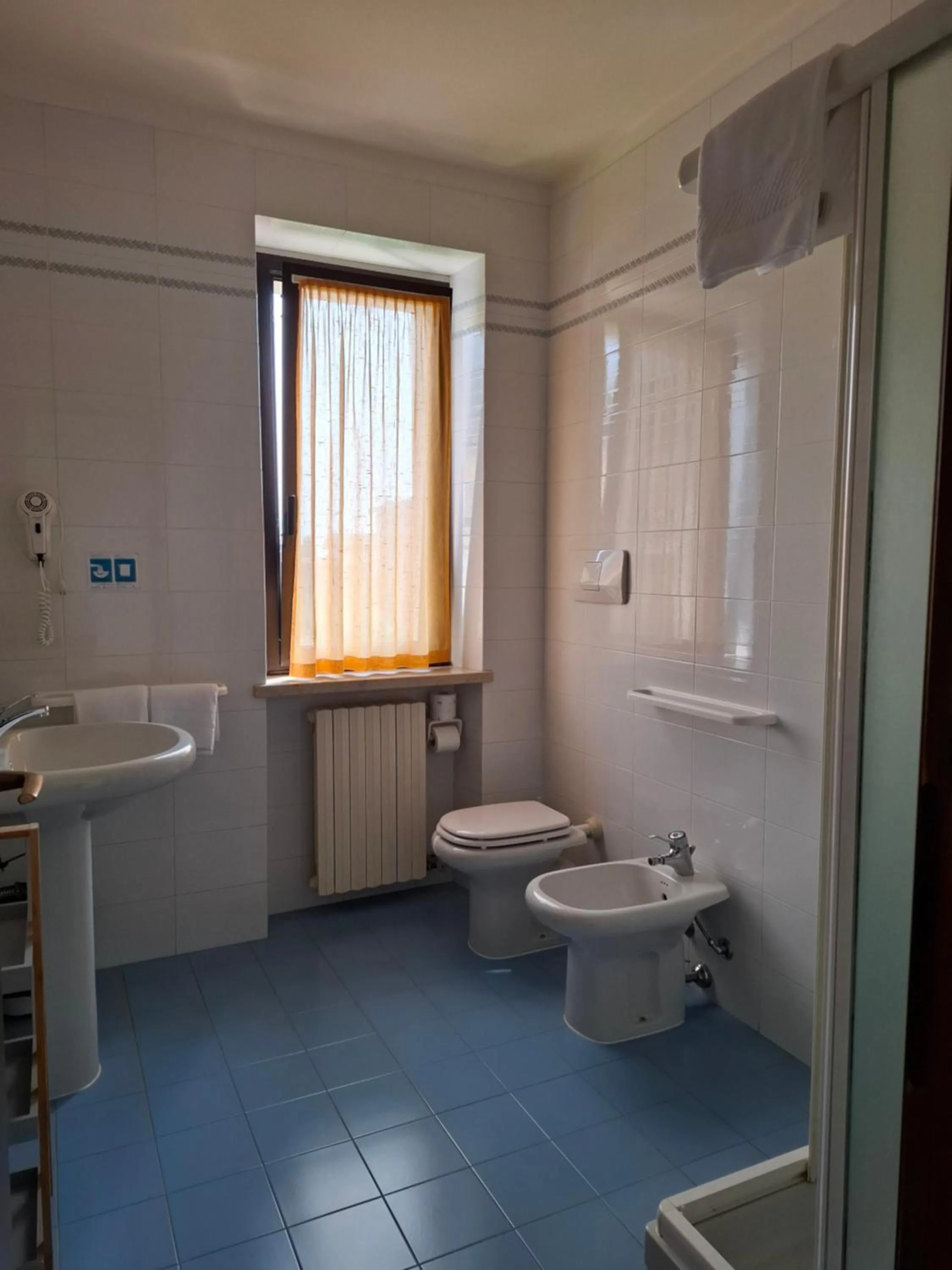 Shower in Garni Onda