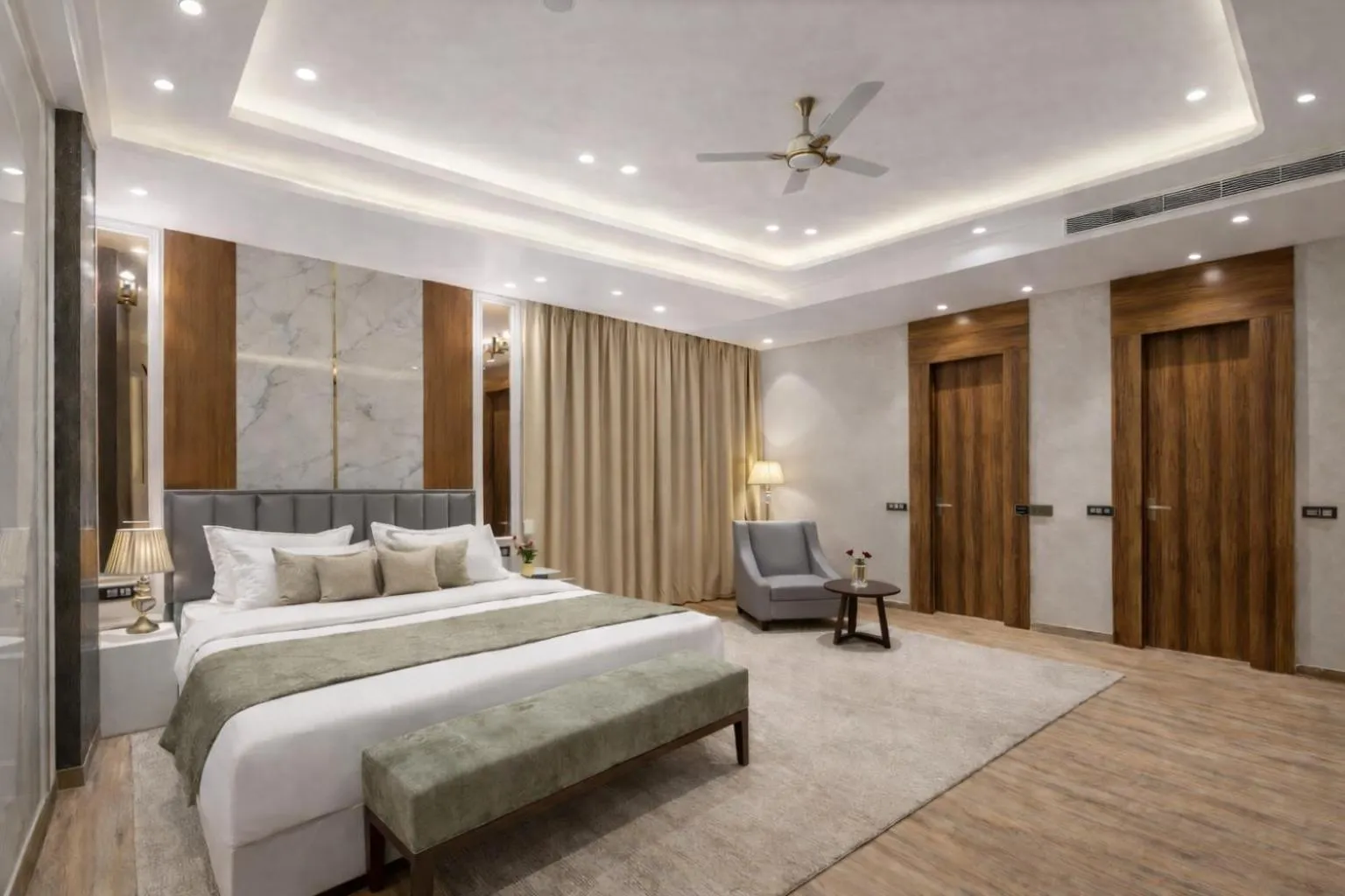 Photo of the whole room in Hotel Aroma Suites Delhi Airport