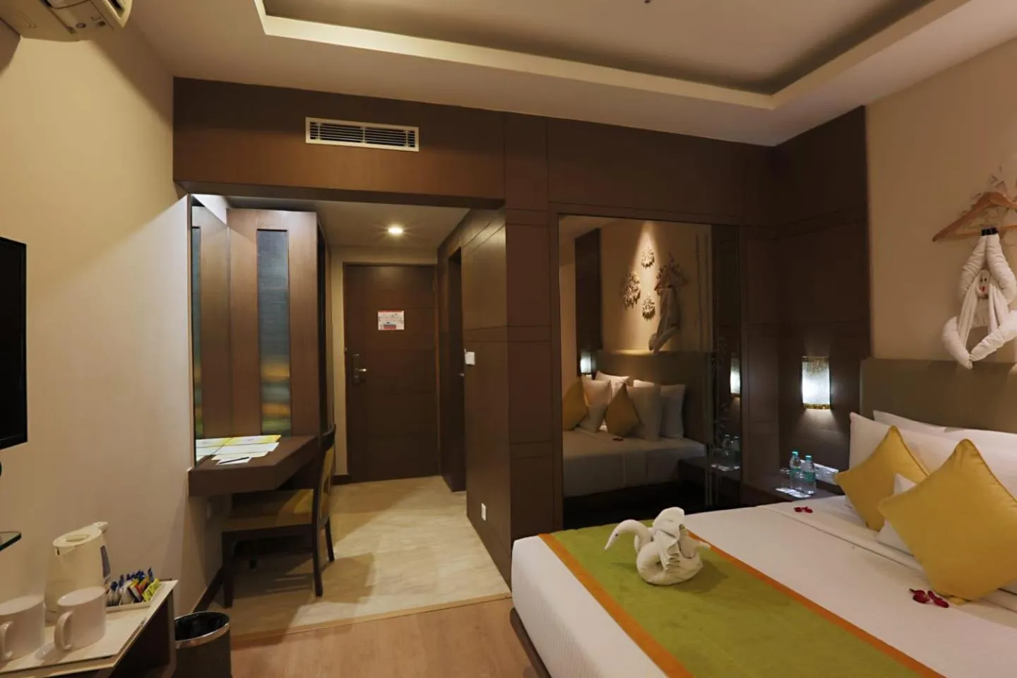 Photo of the whole room in Hotel Aroma Suites Delhi Airport