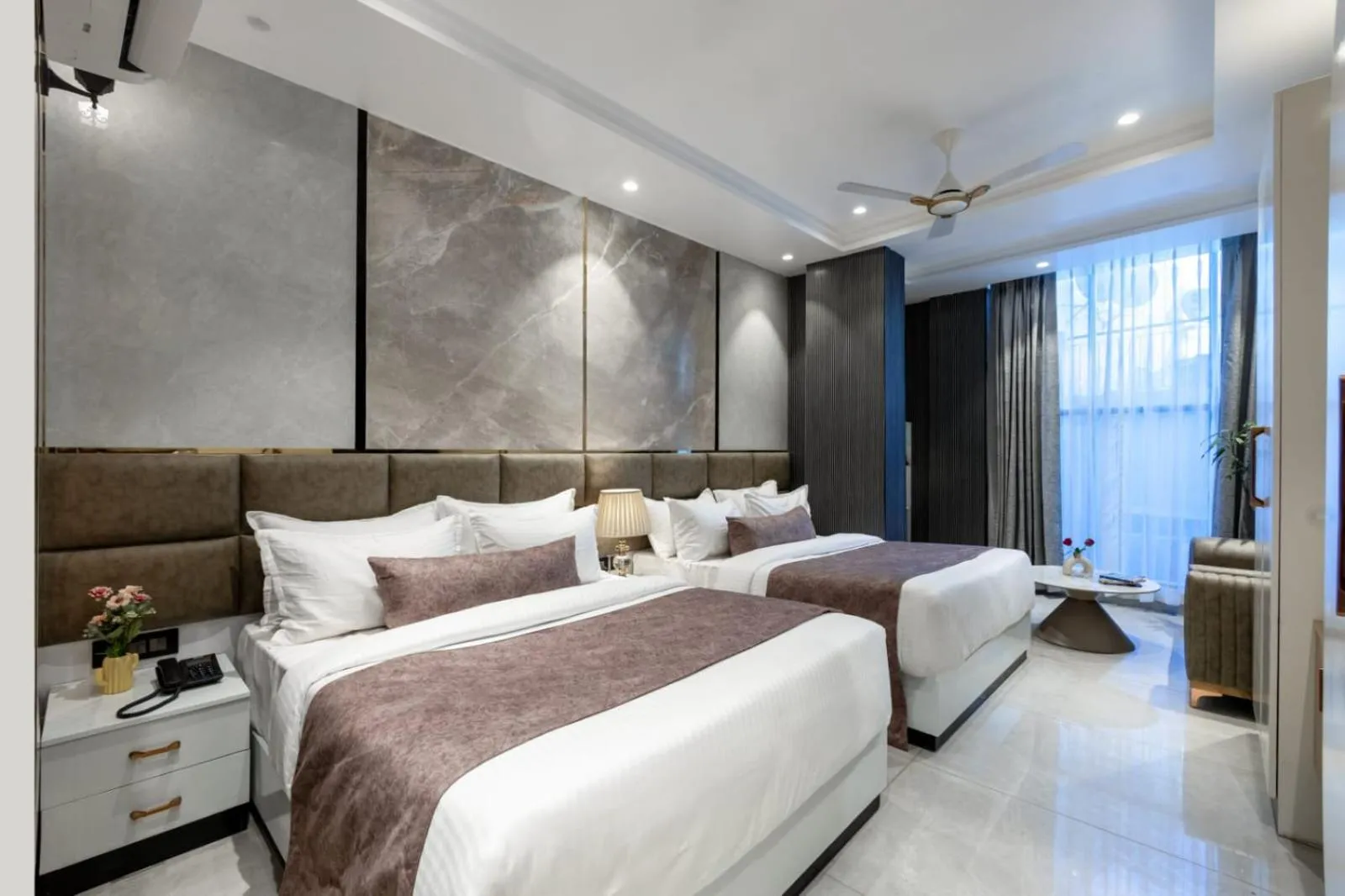 Photo of the whole room in Hotel Aroma Suites Delhi Airport