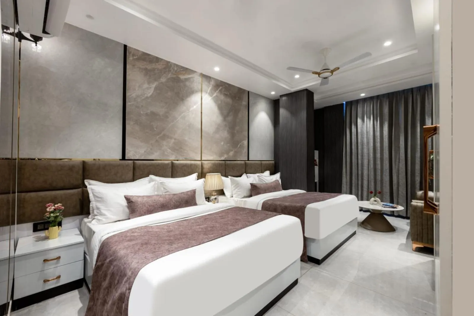 Photo of the whole room in Hotel Aroma Suites Delhi Airport