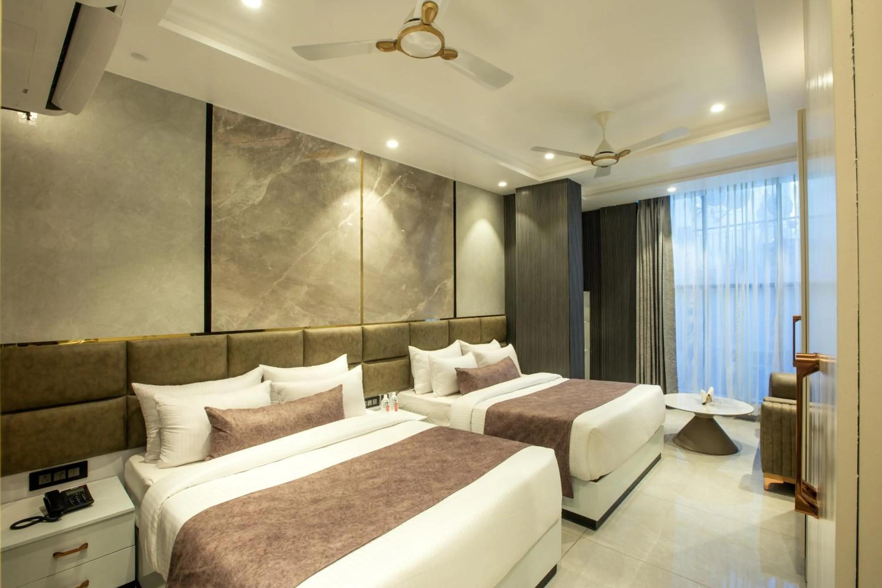Photo of the whole room in Hotel Aroma Suites Delhi Airport
