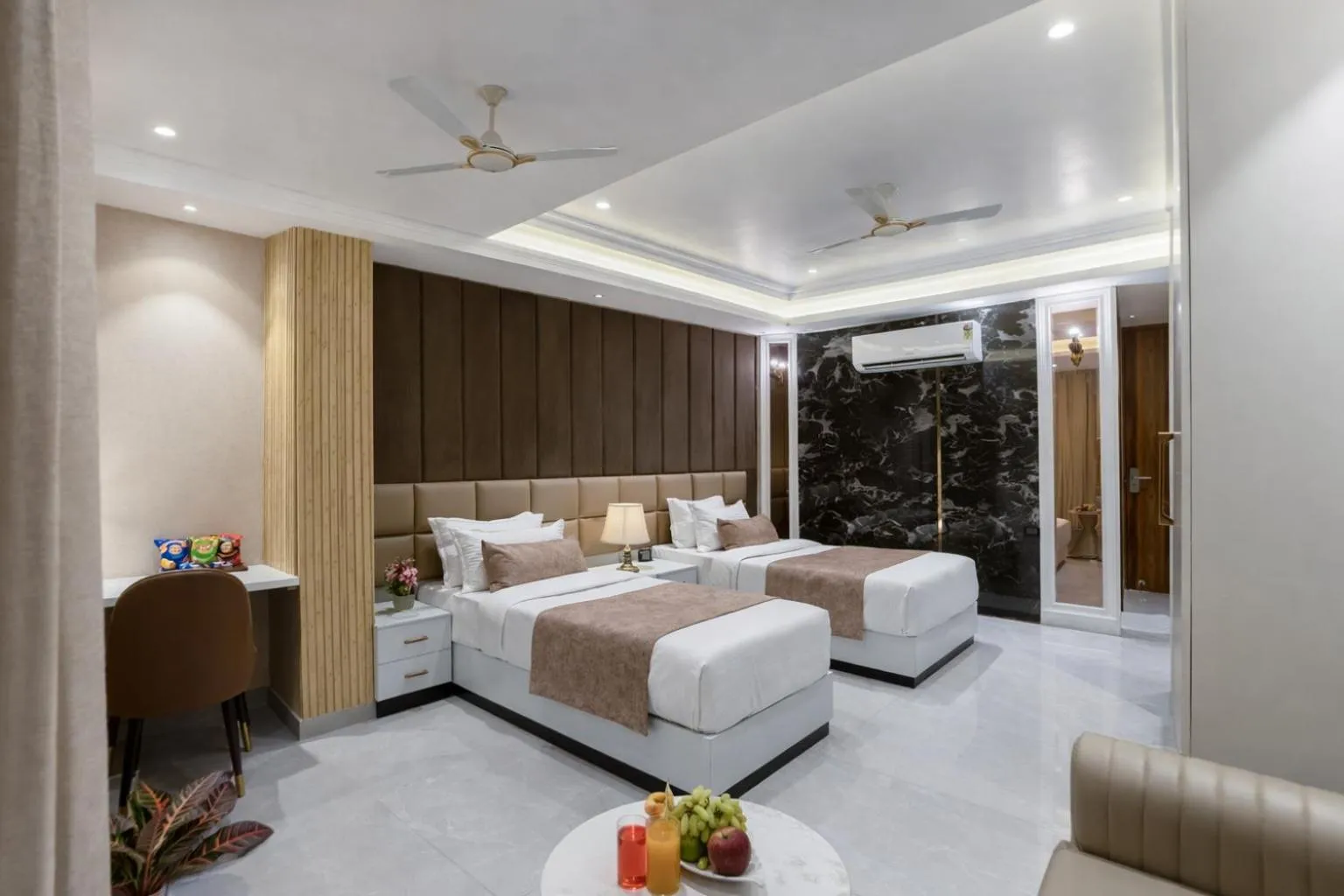 Photo of the whole room in Hotel Aroma Suites Delhi Airport