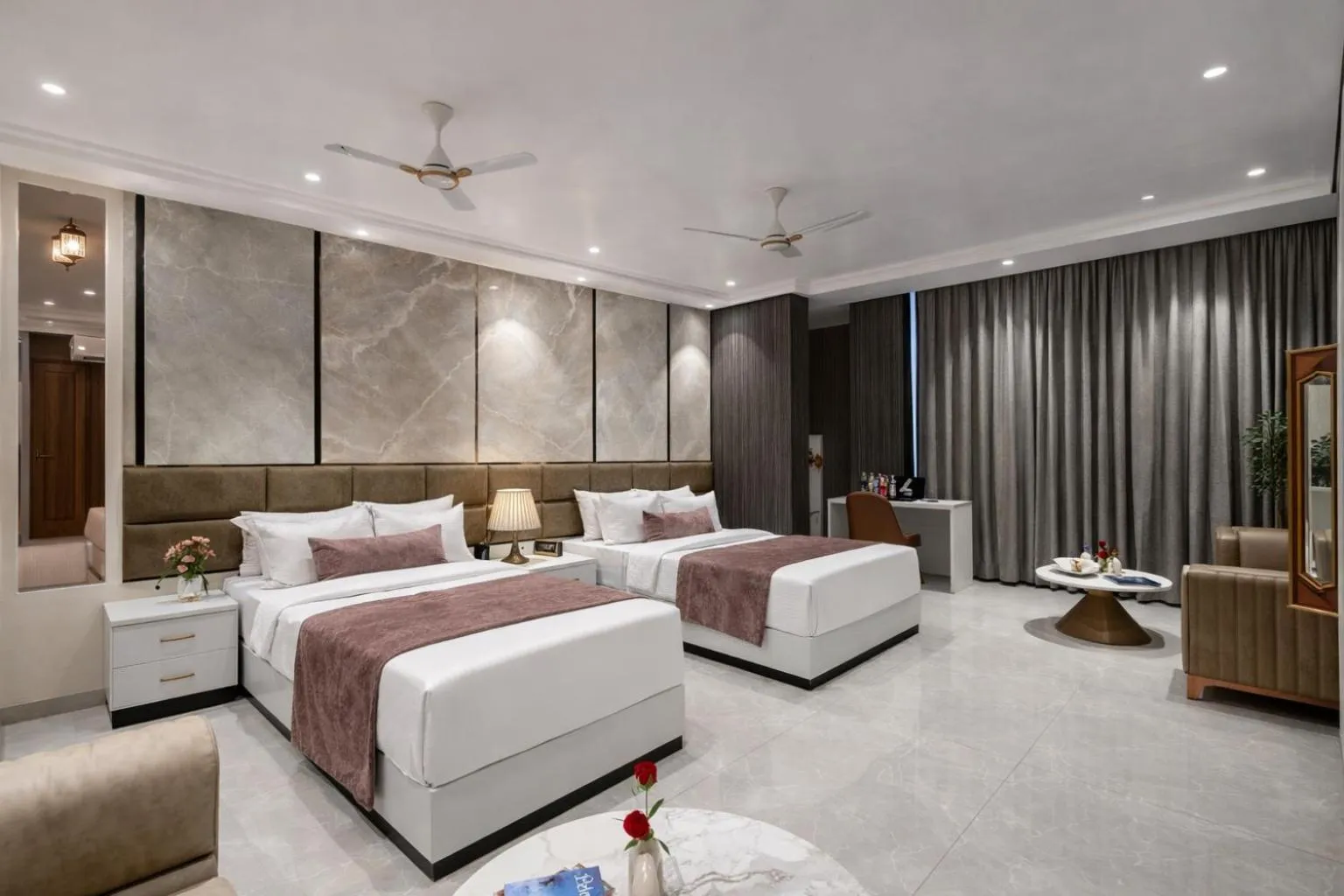 Photo of the whole room in Hotel Aroma Suites Delhi Airport