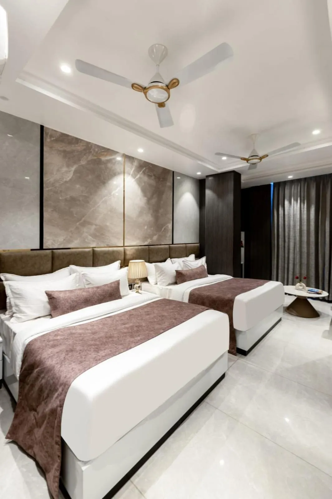 Photo of the whole room in Hotel Aroma Suites Delhi Airport