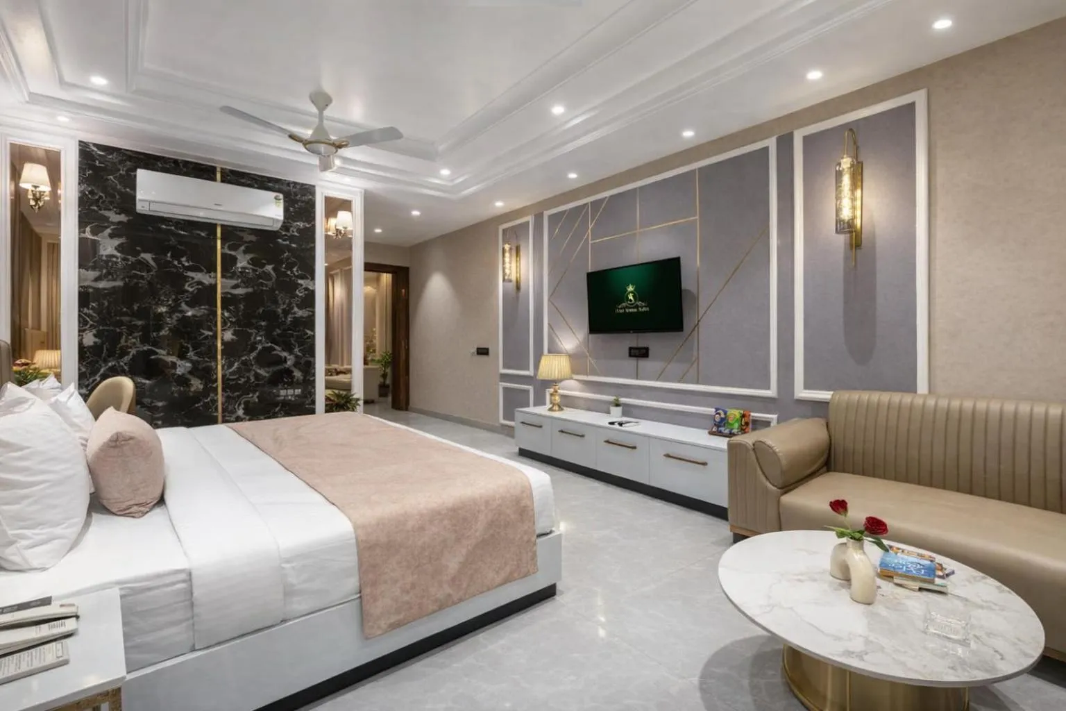 Photo of the whole room in Hotel Aroma Suites Delhi Airport