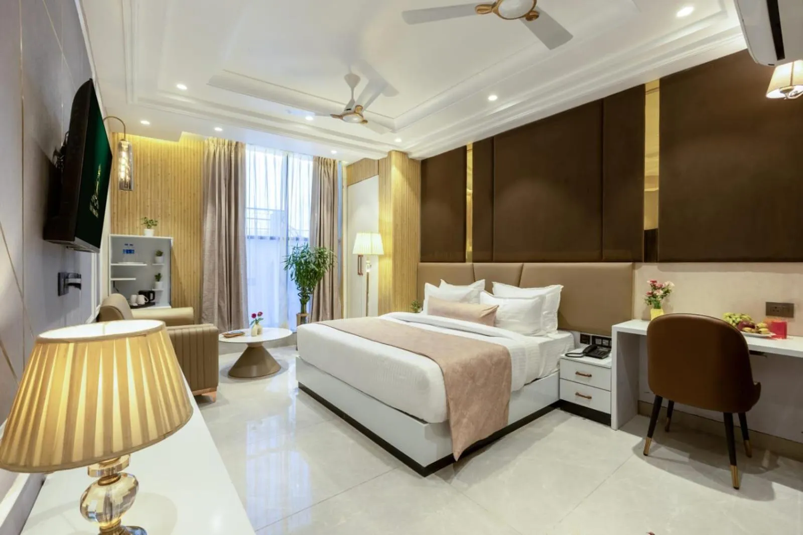 Photo of the whole room in Hotel Aroma Suites Delhi Airport