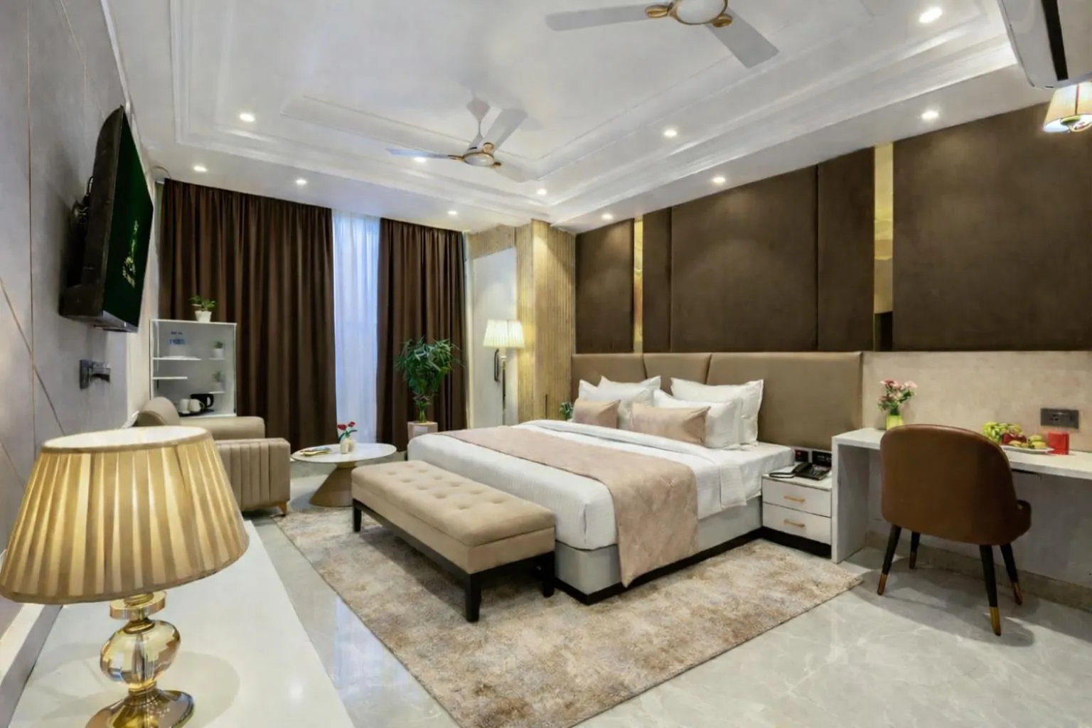 Photo of the whole room in Hotel Aroma Suites Delhi Airport