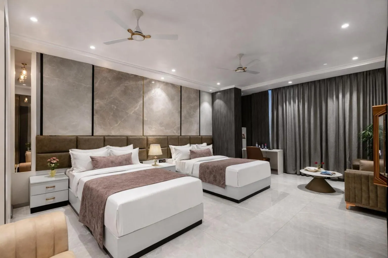 Photo of the whole room in Hotel Aroma Suites Delhi Airport