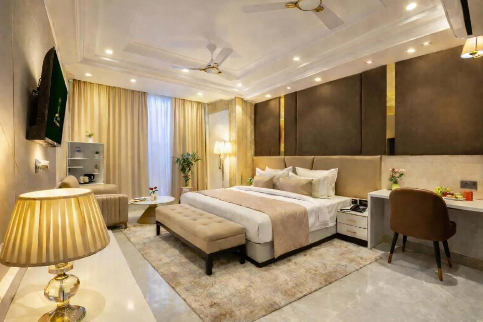 Photo of the whole room in Hotel Aroma Suites Delhi Airport