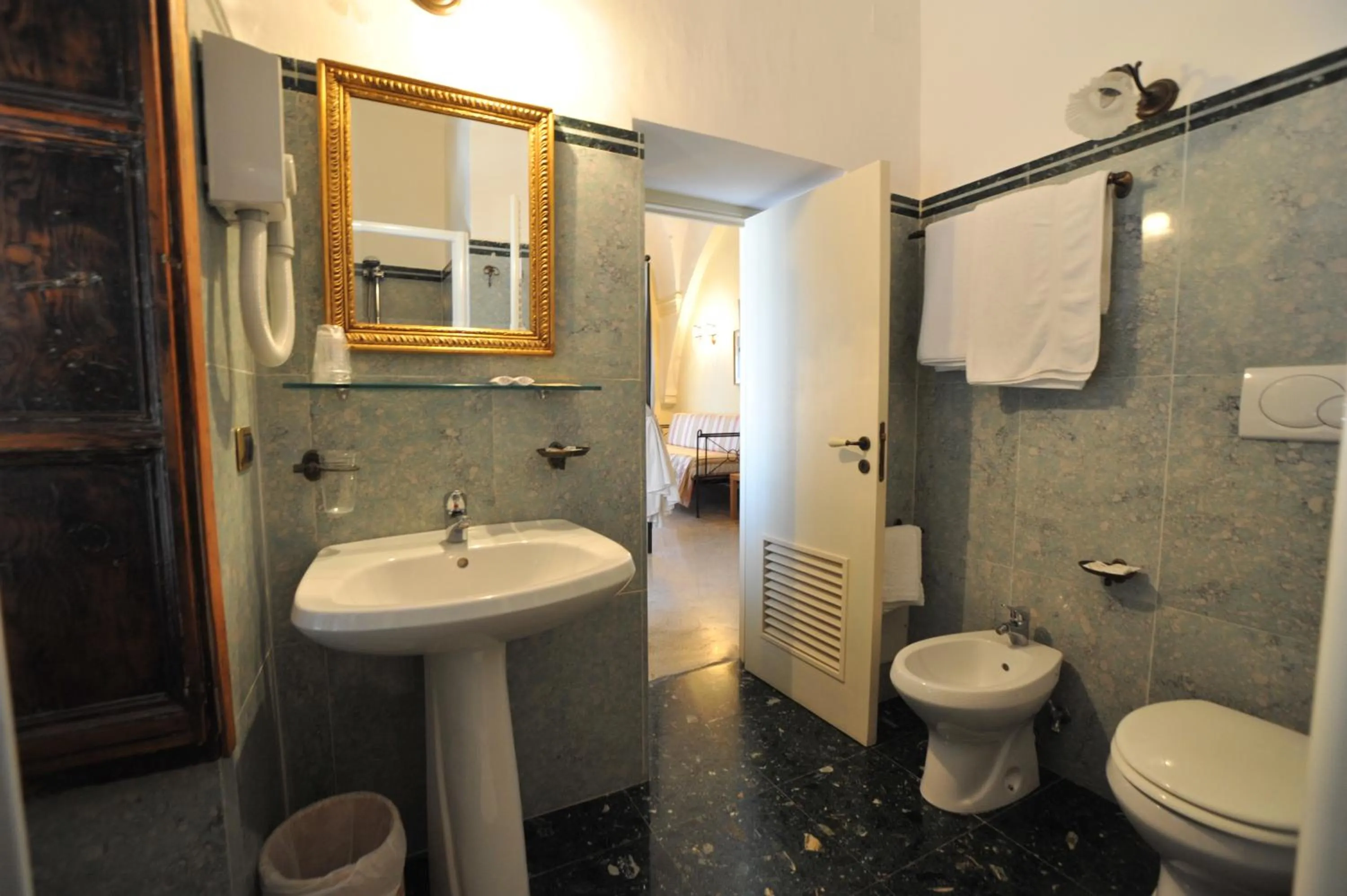 Bathroom in Palazzo Senape De Pace