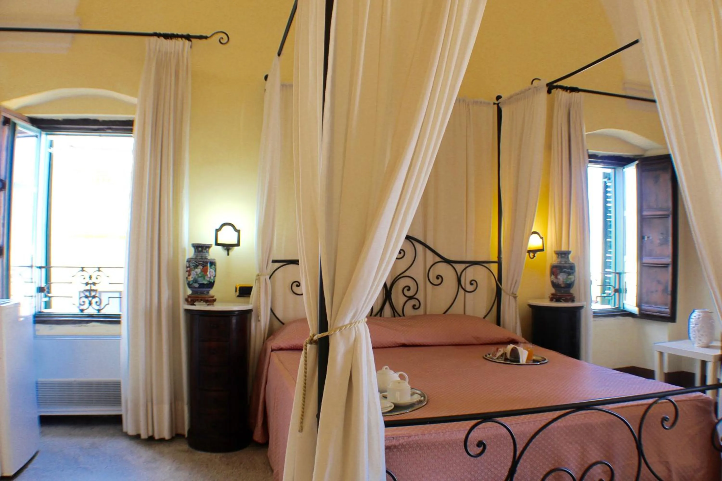 Photo of the whole room, Bed in Palazzo Senape De Pace