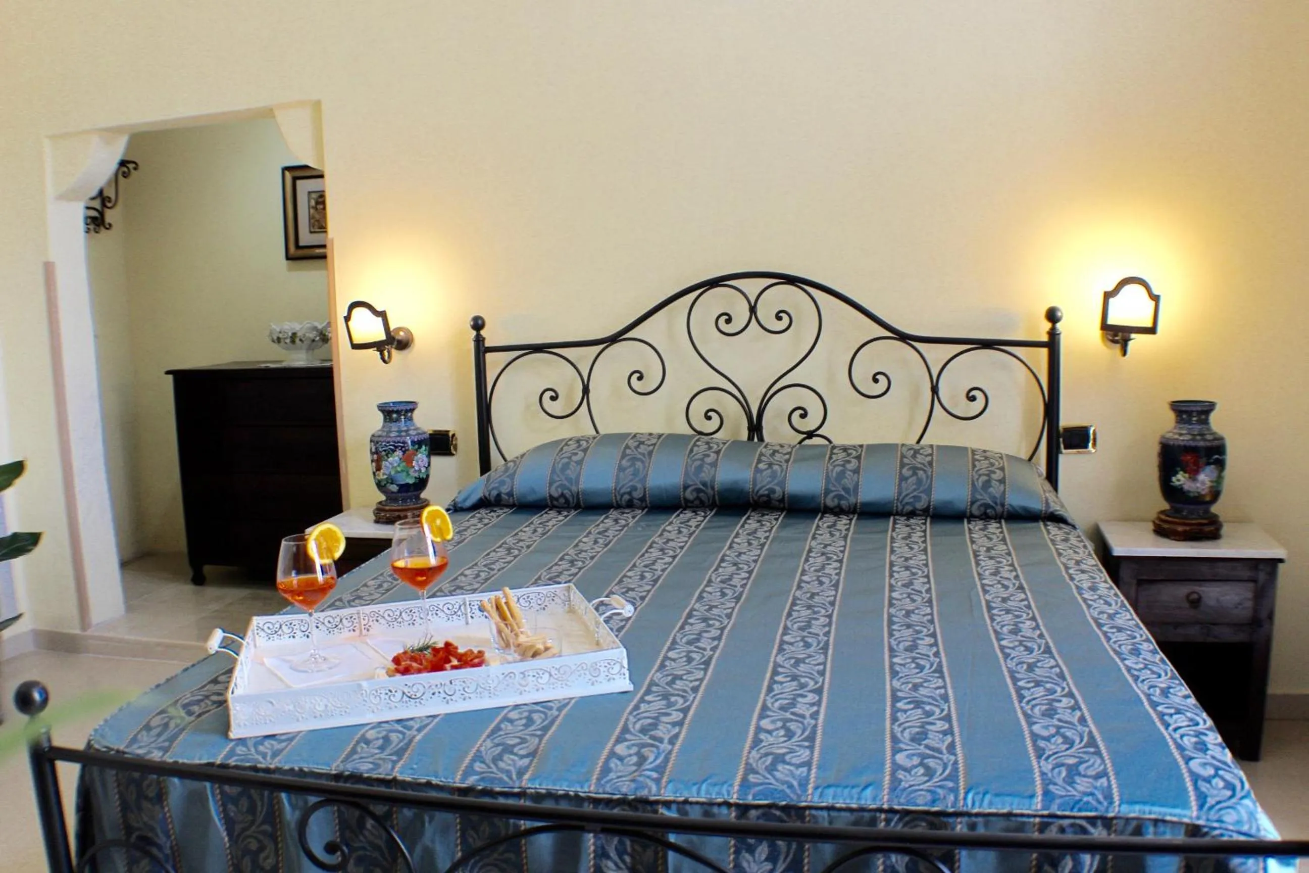 Photo of the whole room, Bed in Palazzo Senape De Pace
