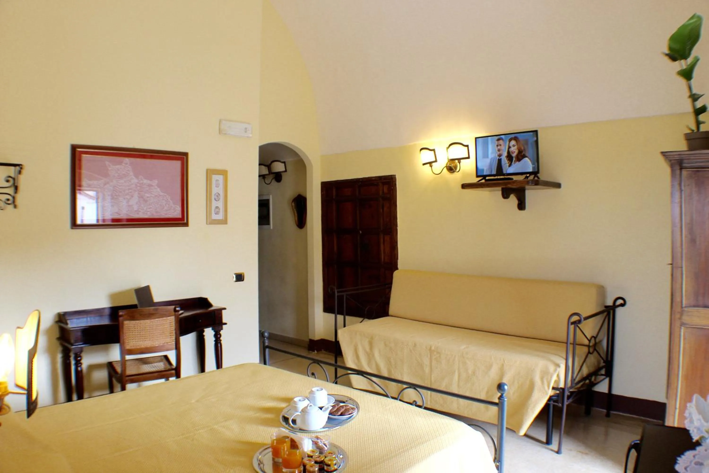 Photo of the whole room, Bed in Palazzo Senape De Pace