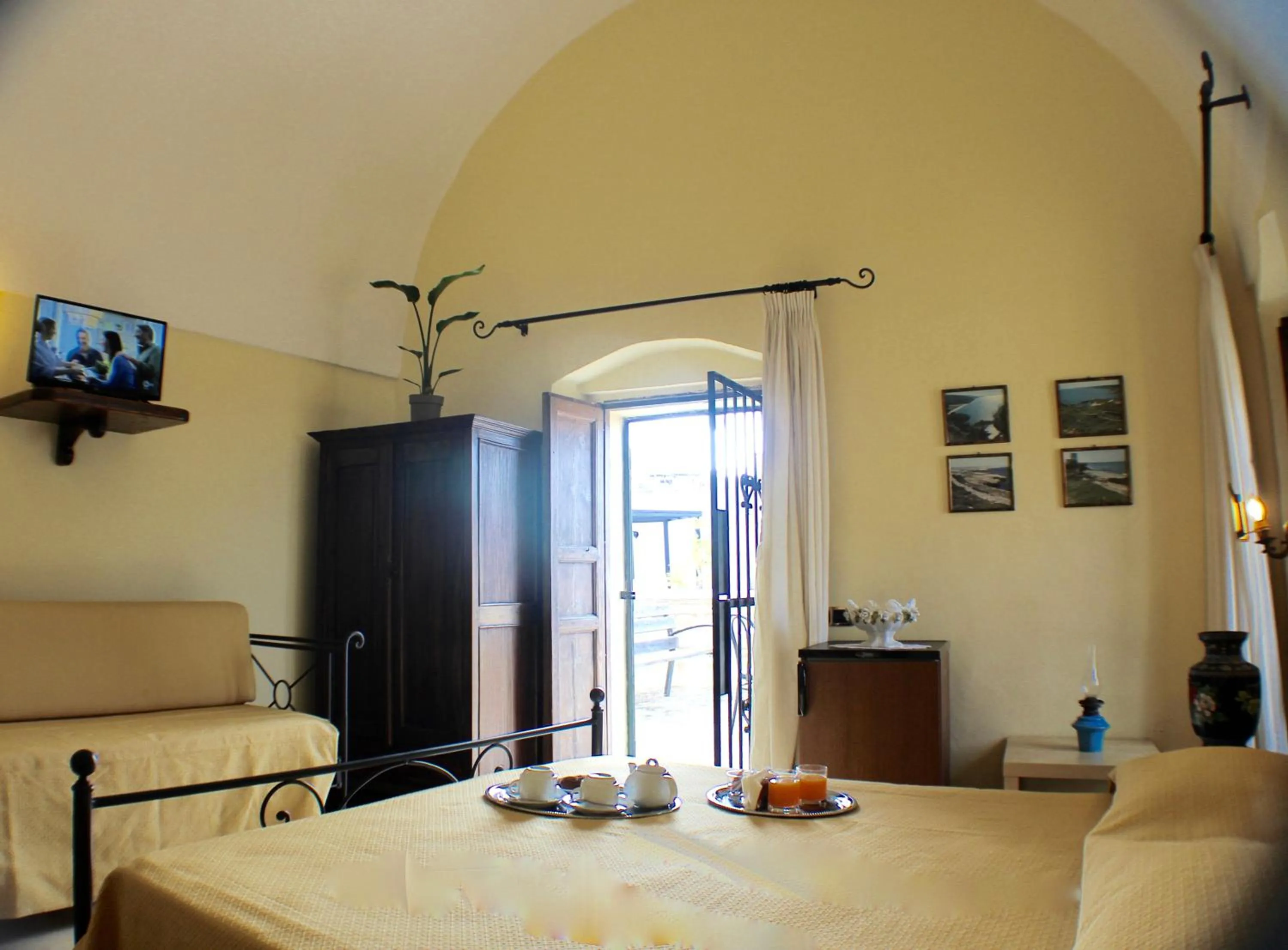 Photo of the whole room in Palazzo Senape De Pace