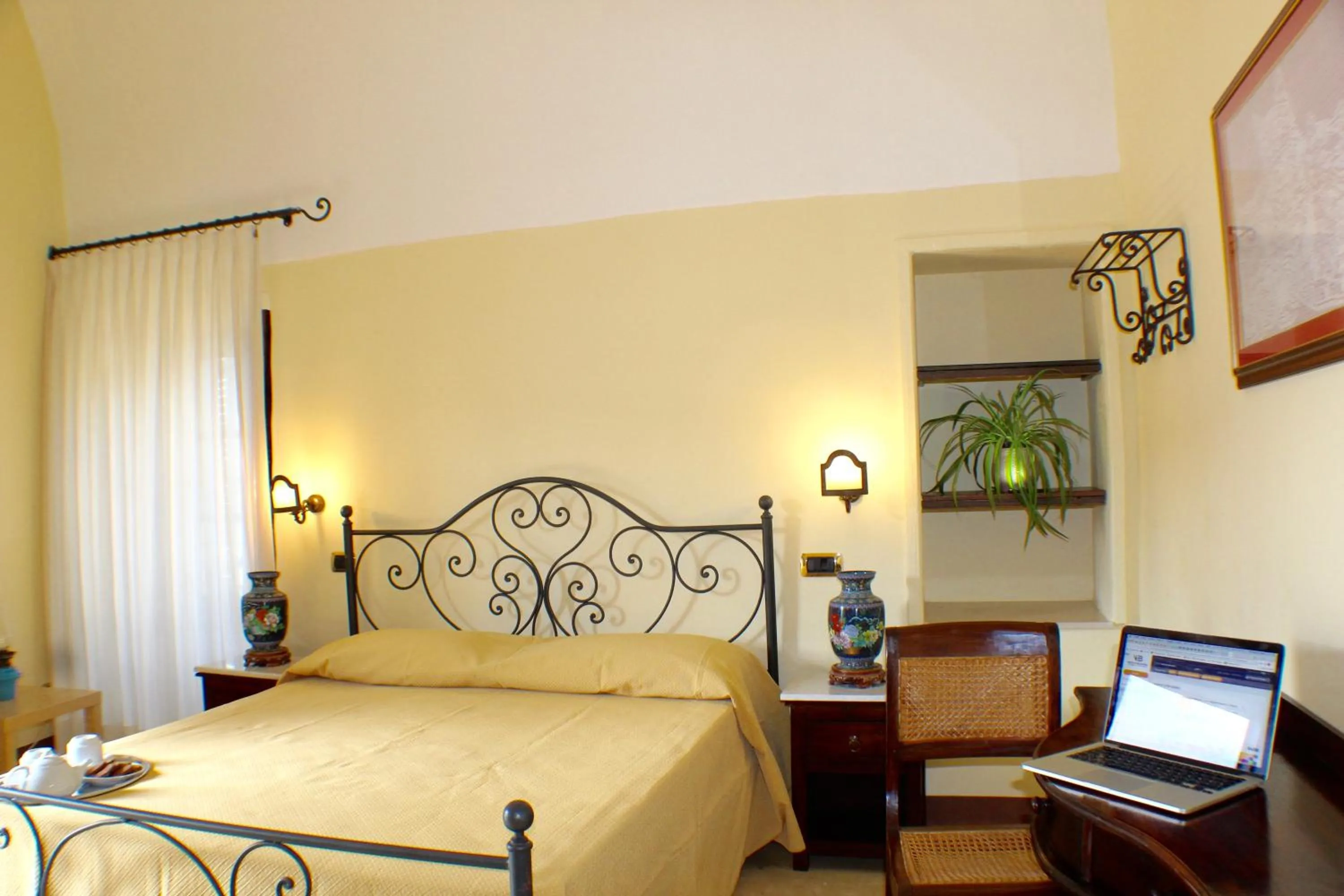 Photo of the whole room, Bed in Palazzo Senape De Pace
