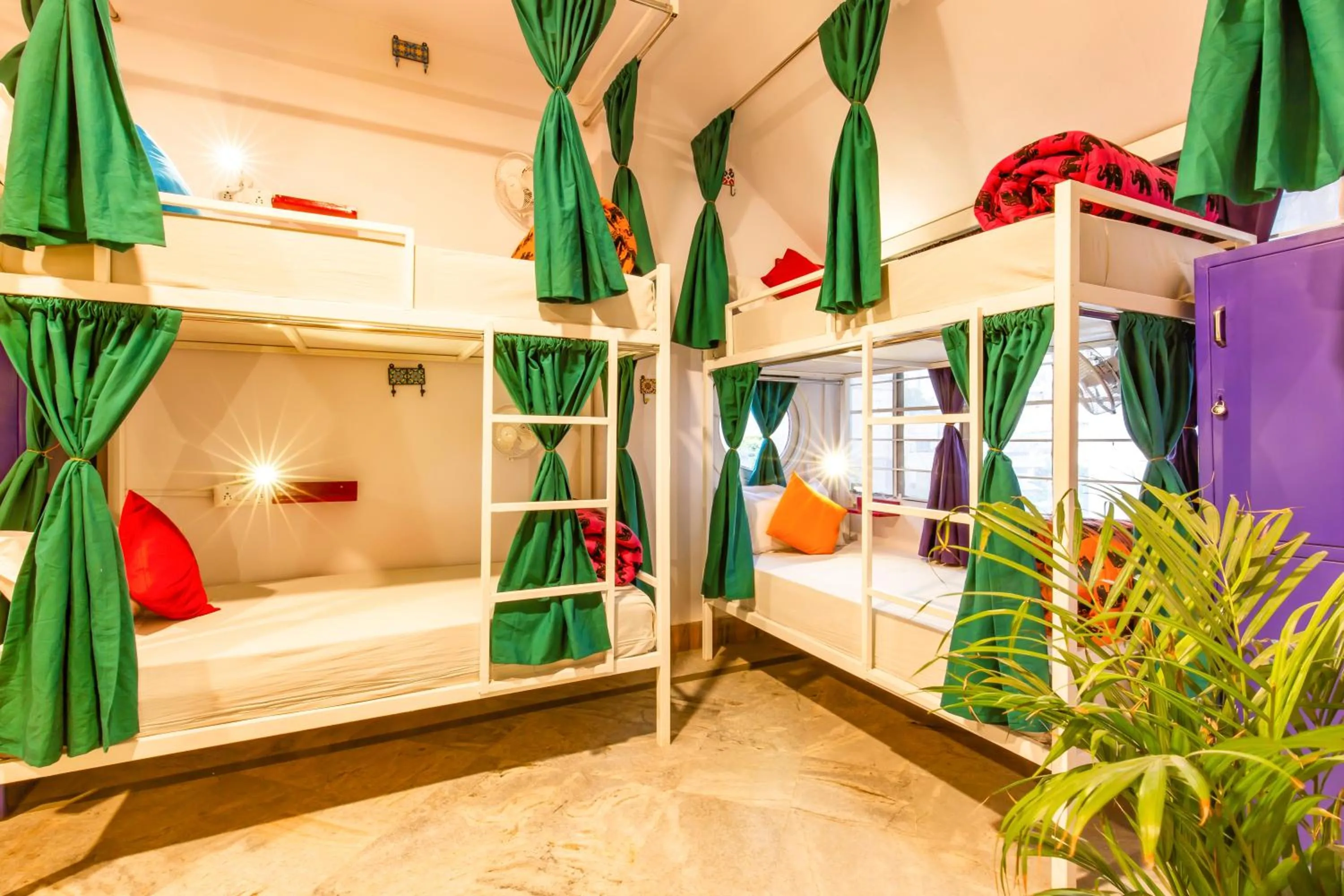 Bed in goSTOPS Lite Jaipur