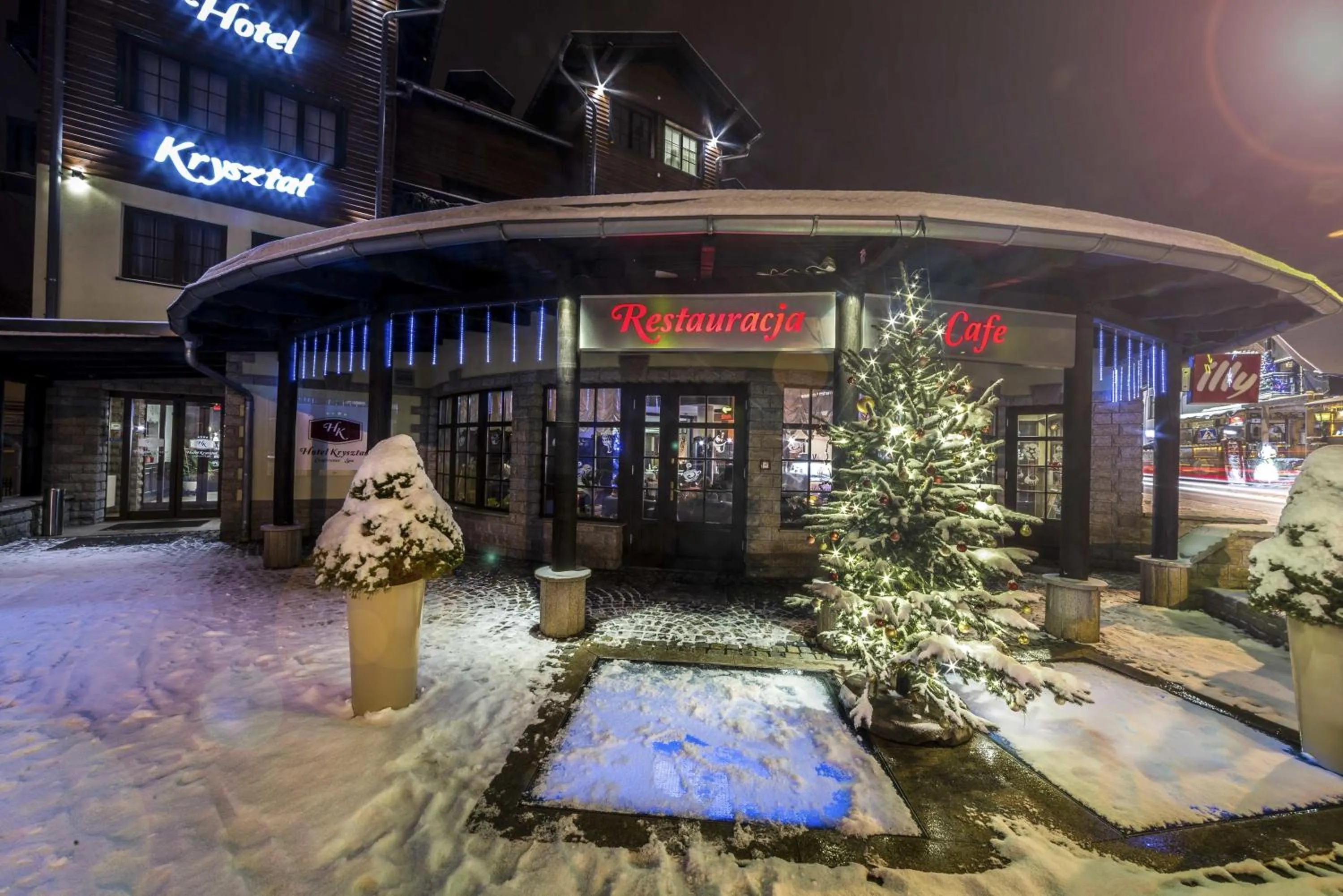 Property building in Hotel Kryształ Conference & Spa