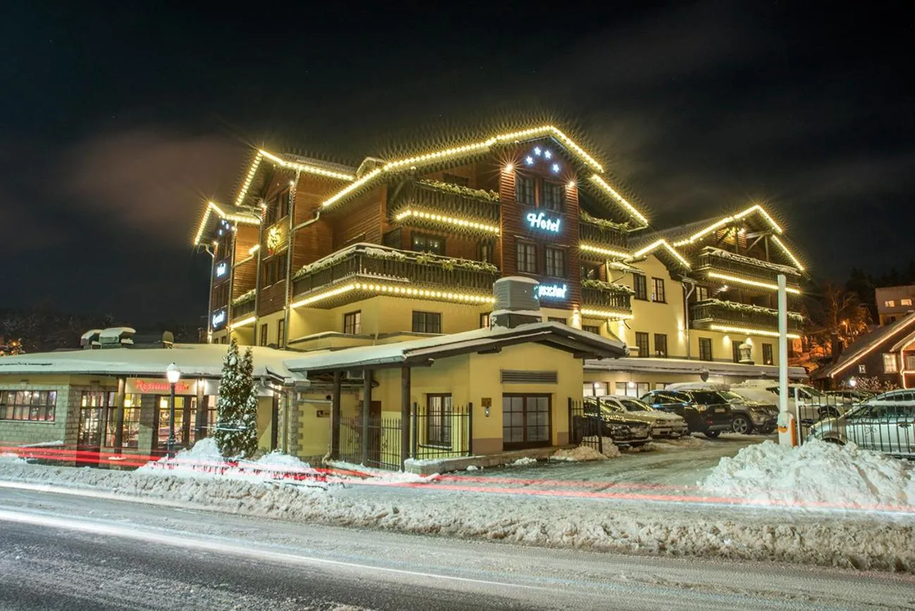 Property building in Hotel Kryształ Conference & Spa