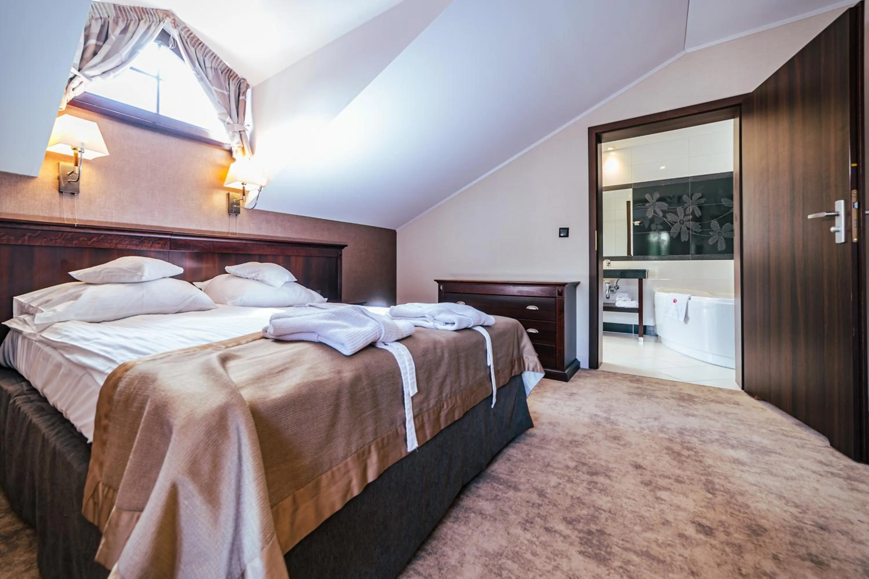 Bed in Hotel Kryształ Conference & Spa