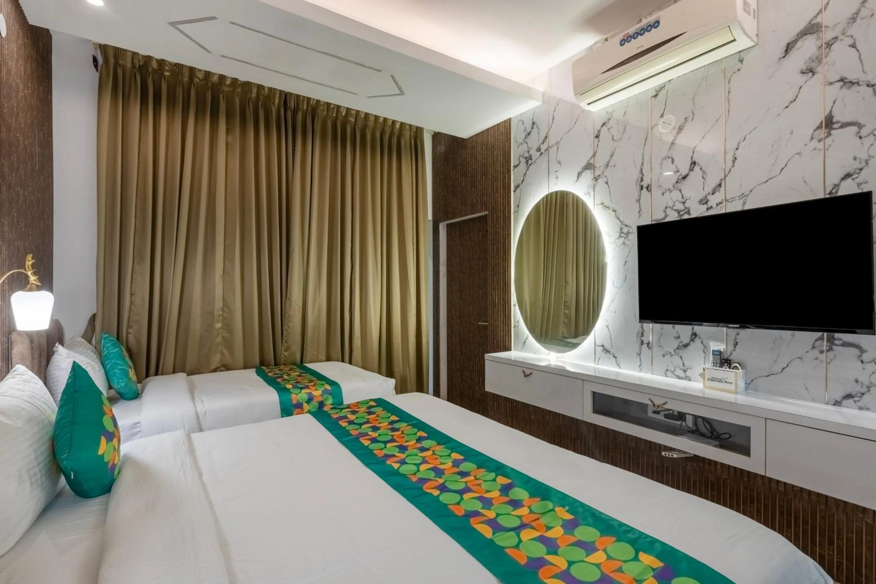 Bedroom, Bed in Treebo Premium Emerald Dove