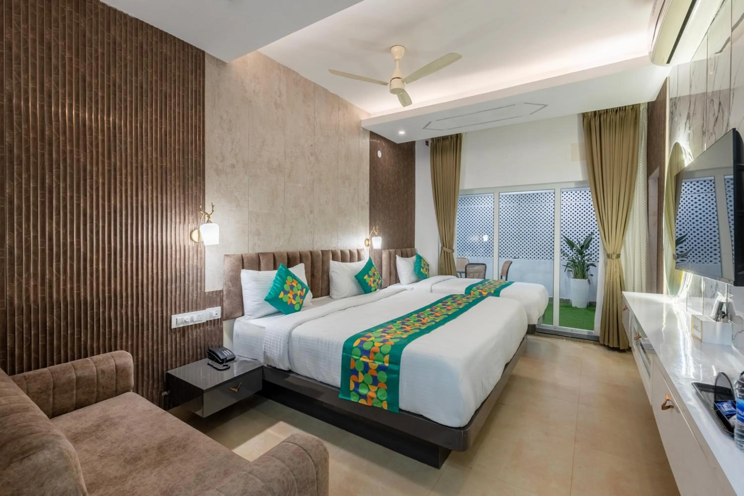 Bedroom, Bed in Treebo Premium Emerald Dove