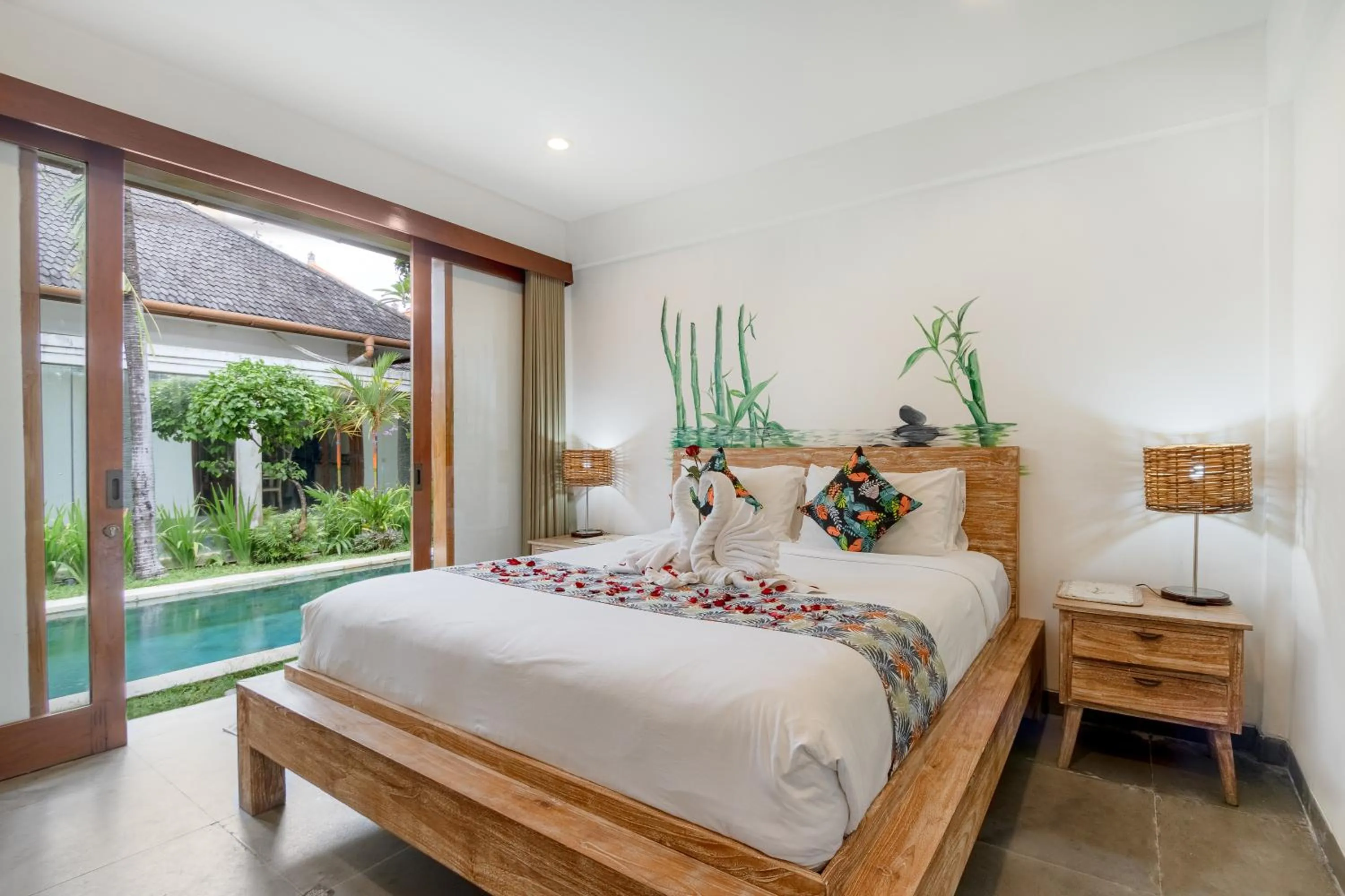 Bed in Two Lizards Beach Villas