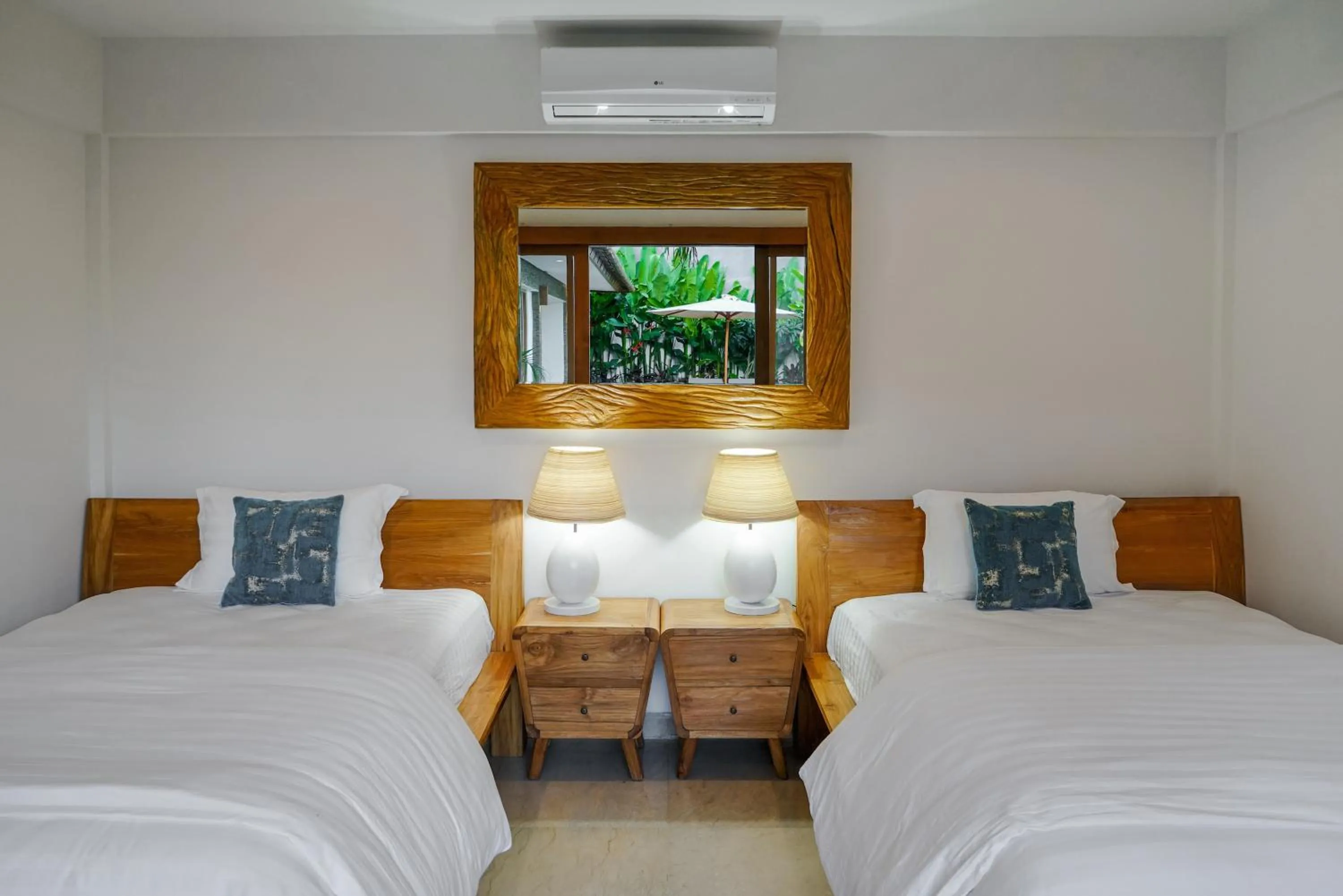 Bedroom, Bed in Two Lizards Beach Villas