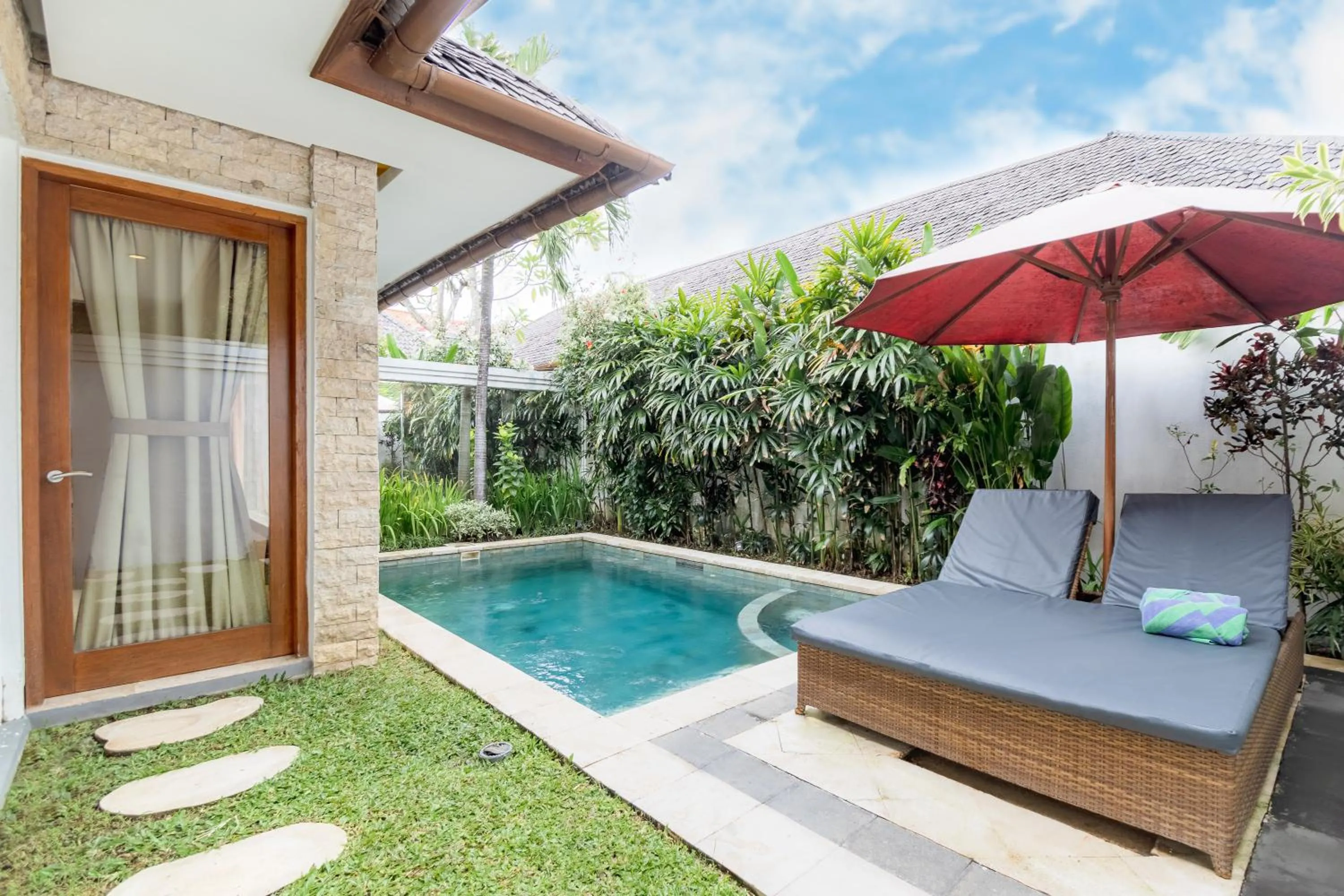 Property building in Two Lizards Beach Villas