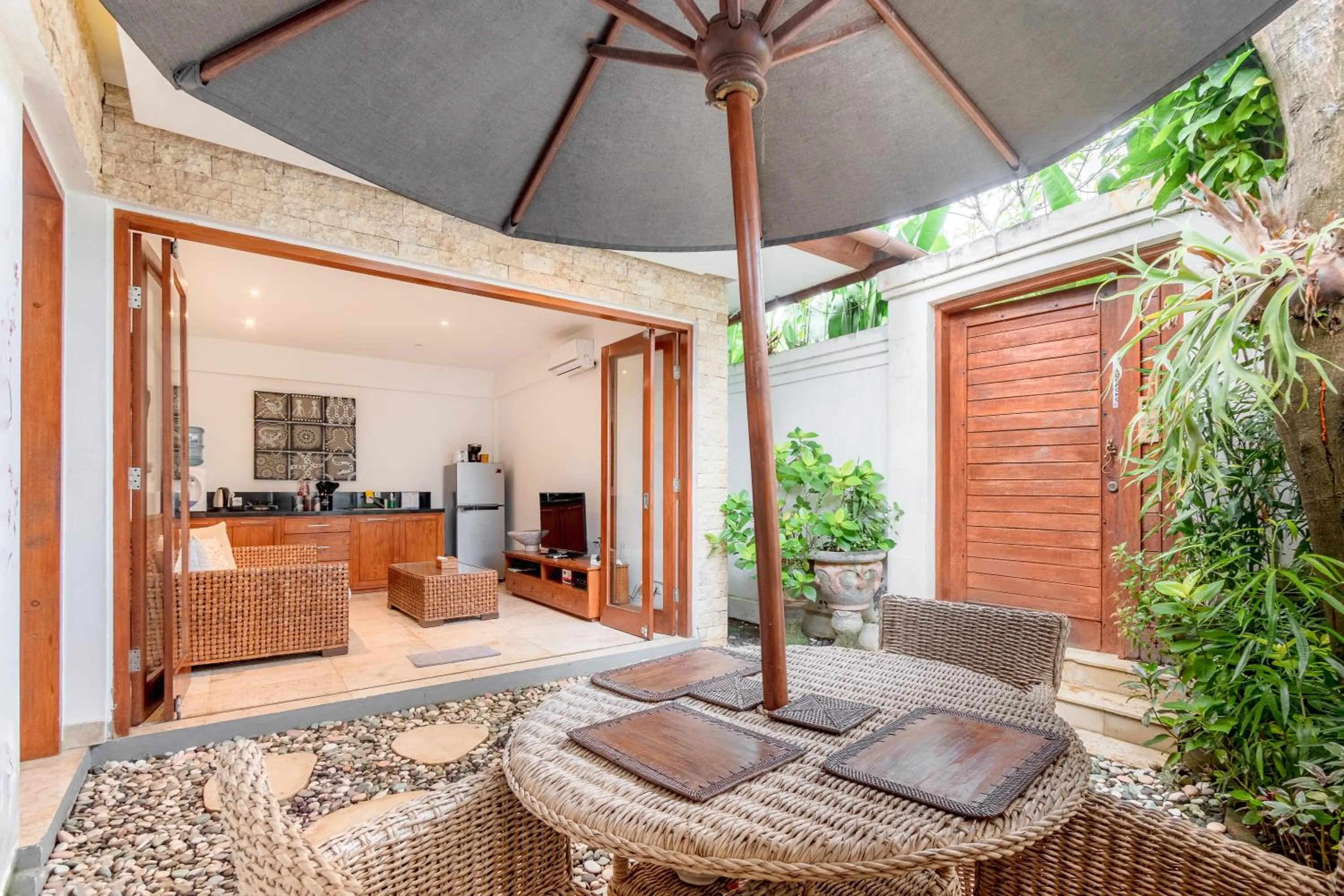 Day in Two Lizards Beach Villas