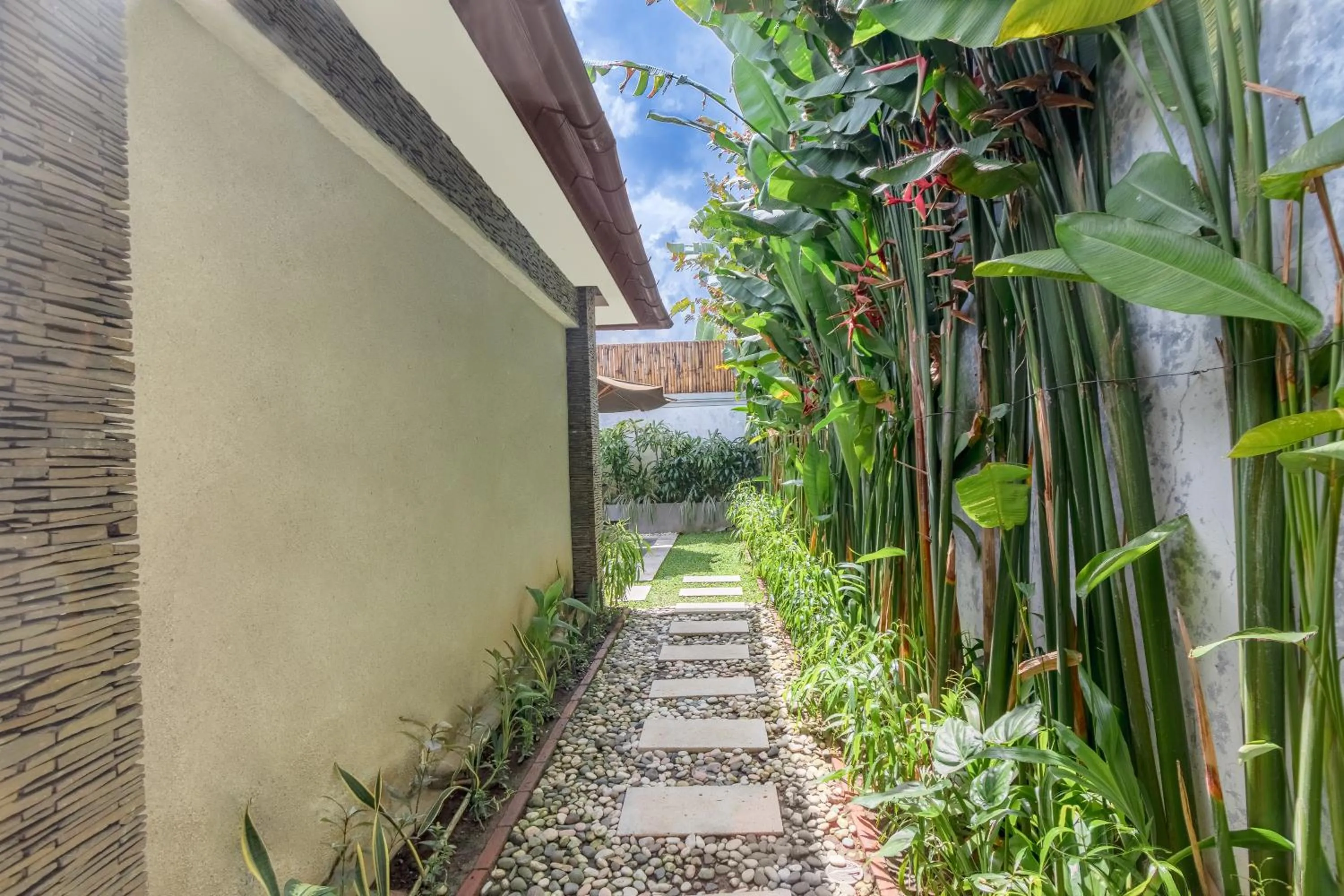 Property building in Two Lizards Beach Villas