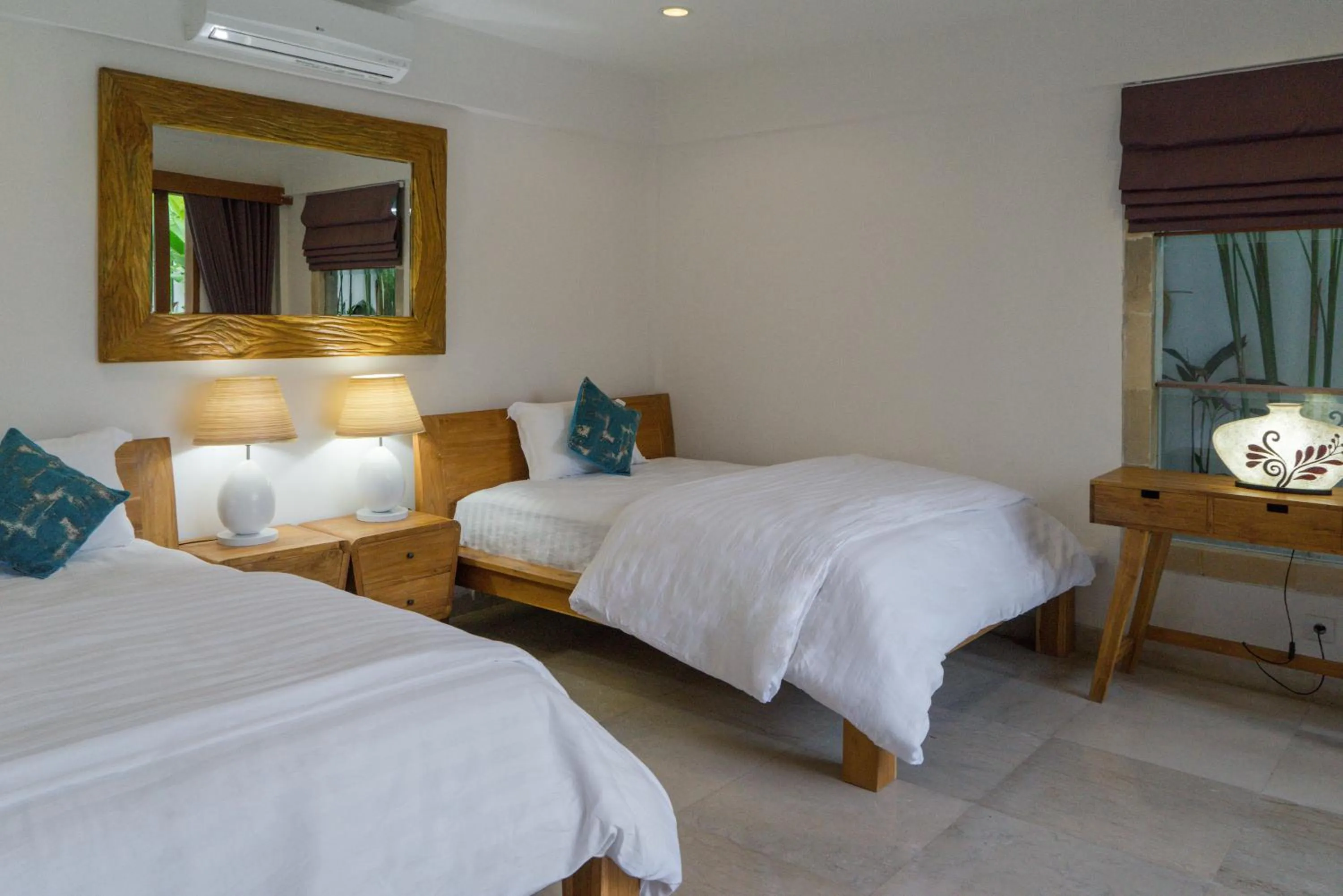 Bedroom, Bed in Two Lizards Beach Villas