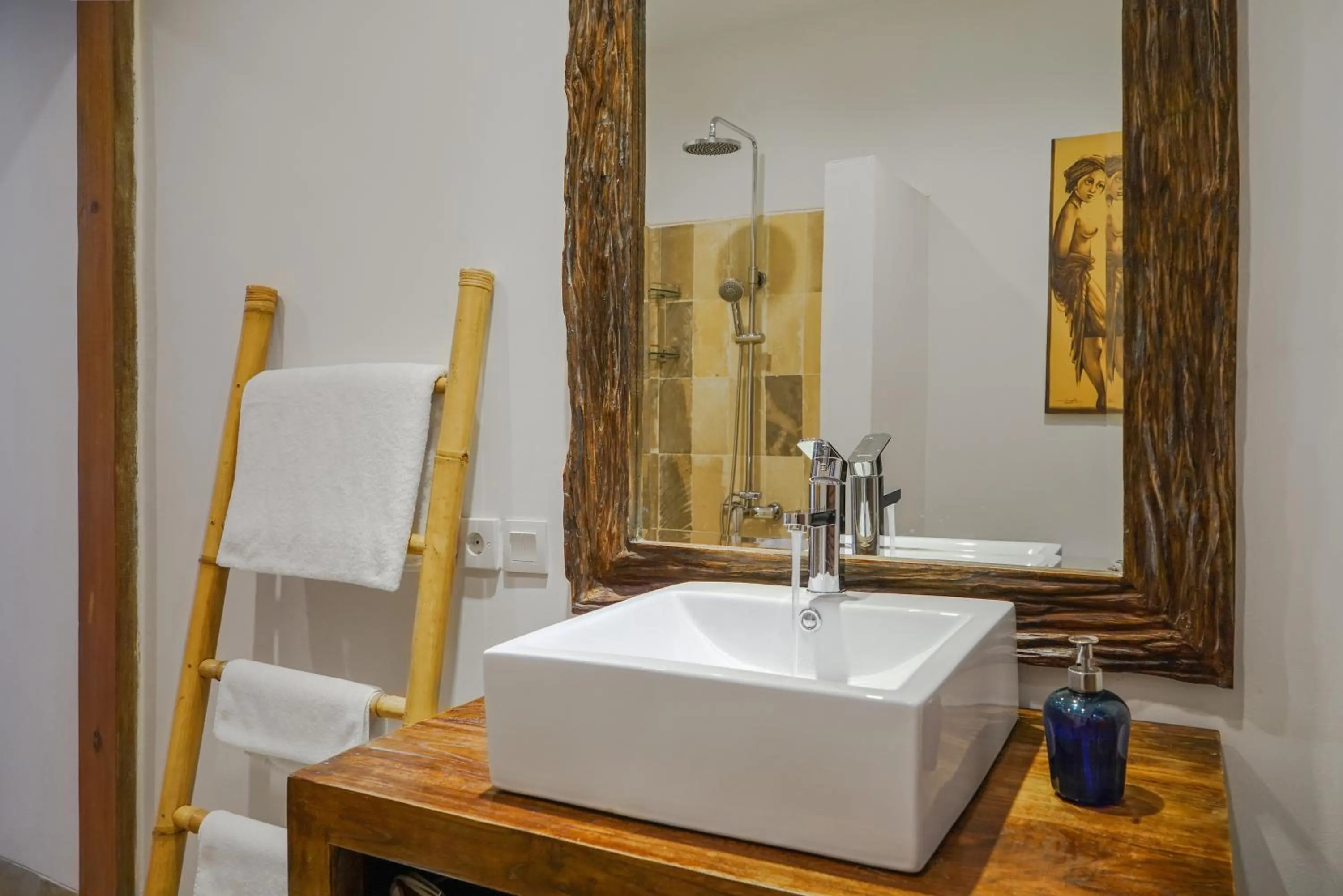 Bathroom in Two Lizards Beach Villas
