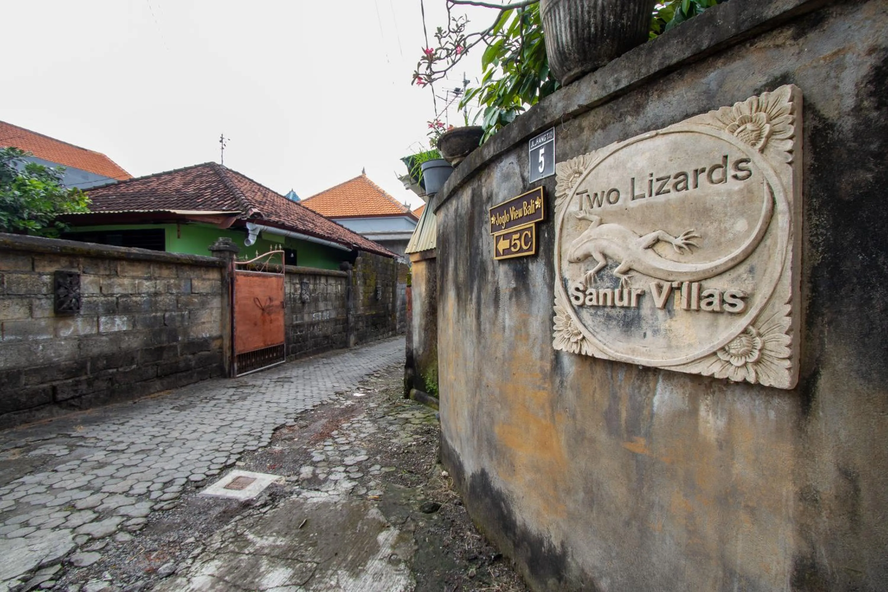 Property logo or sign in Two Lizards Beach Villas