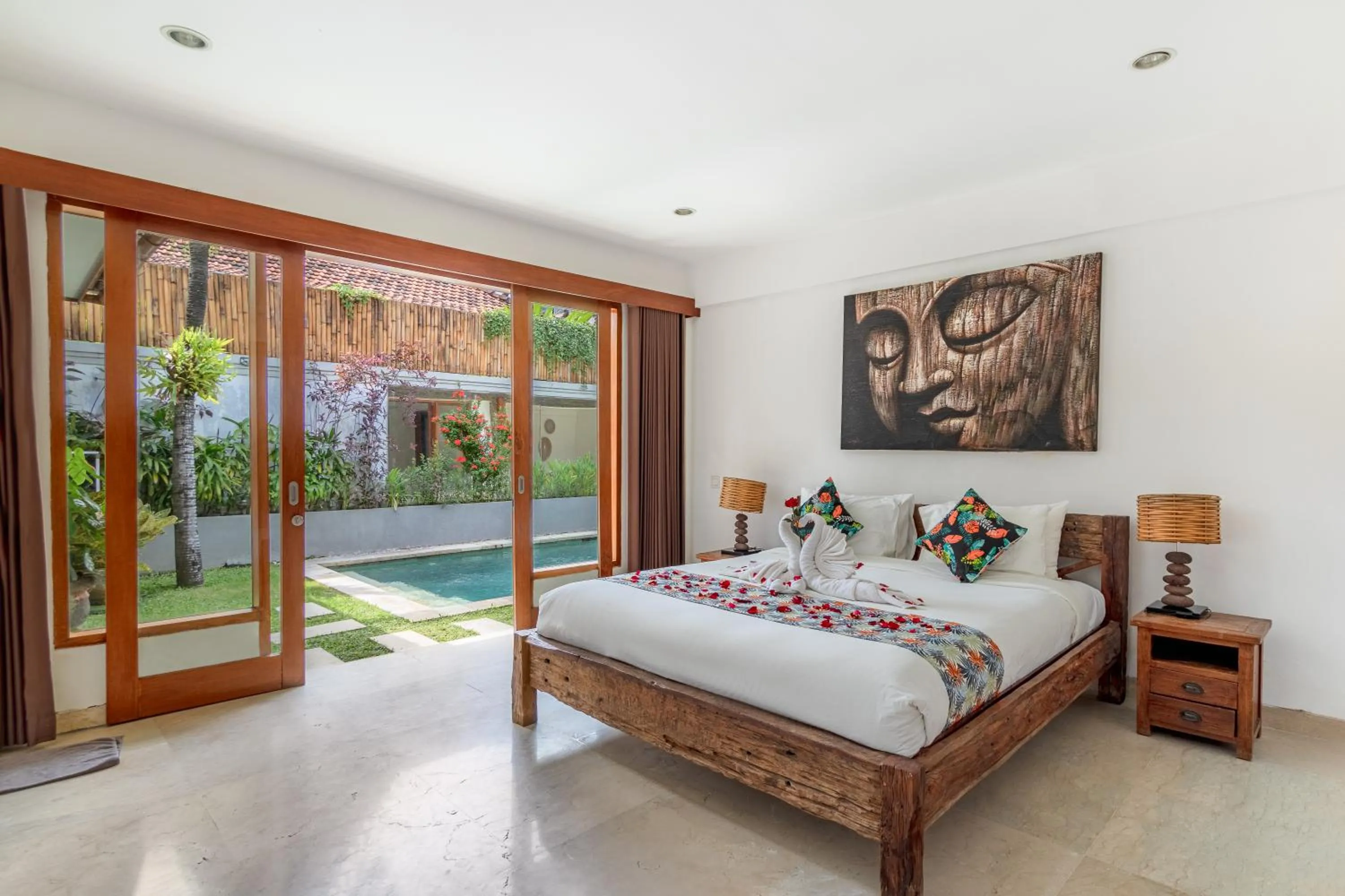 Bed in Two Lizards Beach Villas