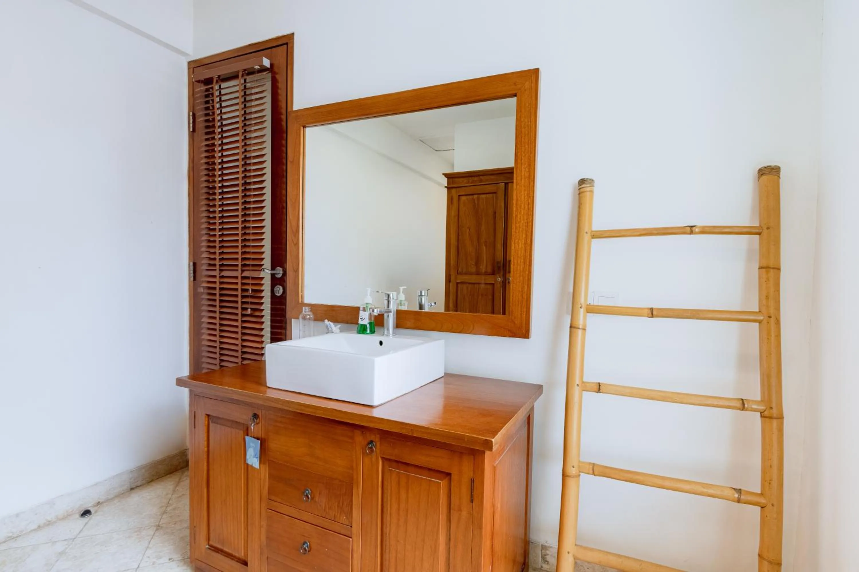 Bathroom in Two Lizards Beach Villas