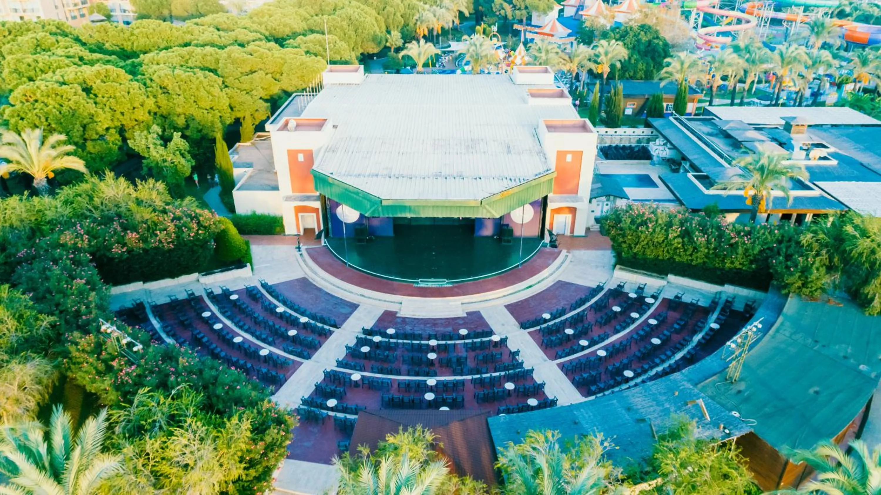 Entertainment in IC Hotels Green Palace & Villas