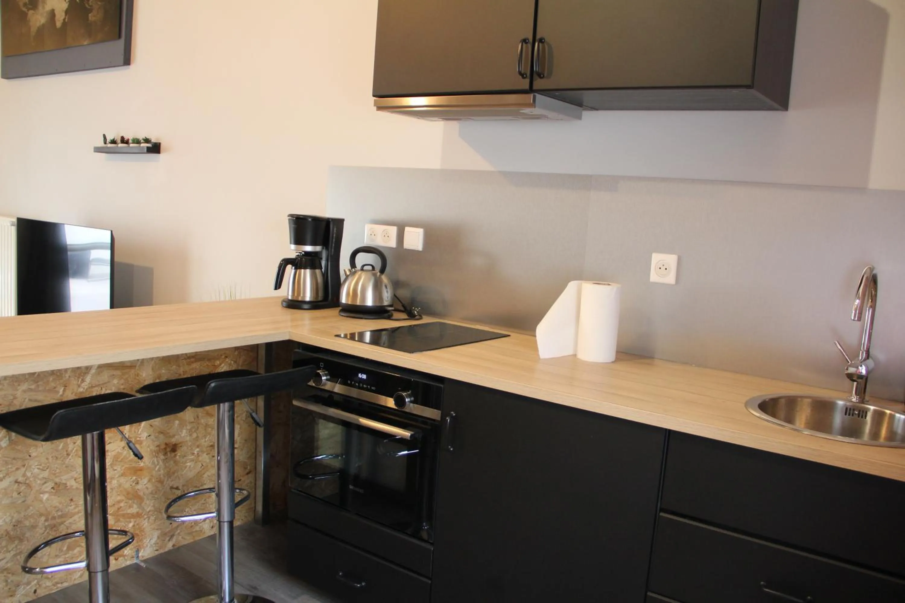 Coffee/tea facilities in Villa Louis Victor