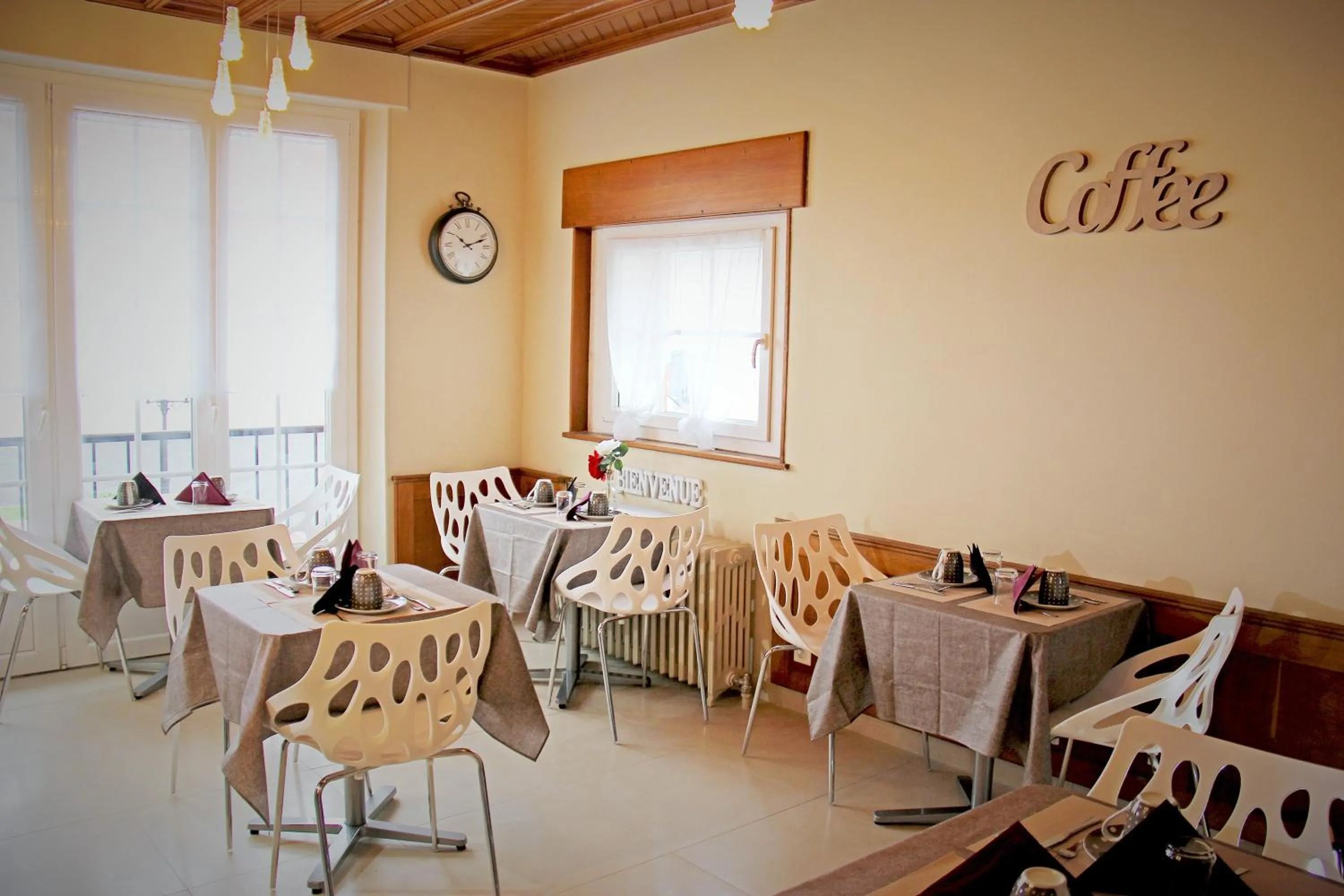 Dining area in Villa Louis Victor
